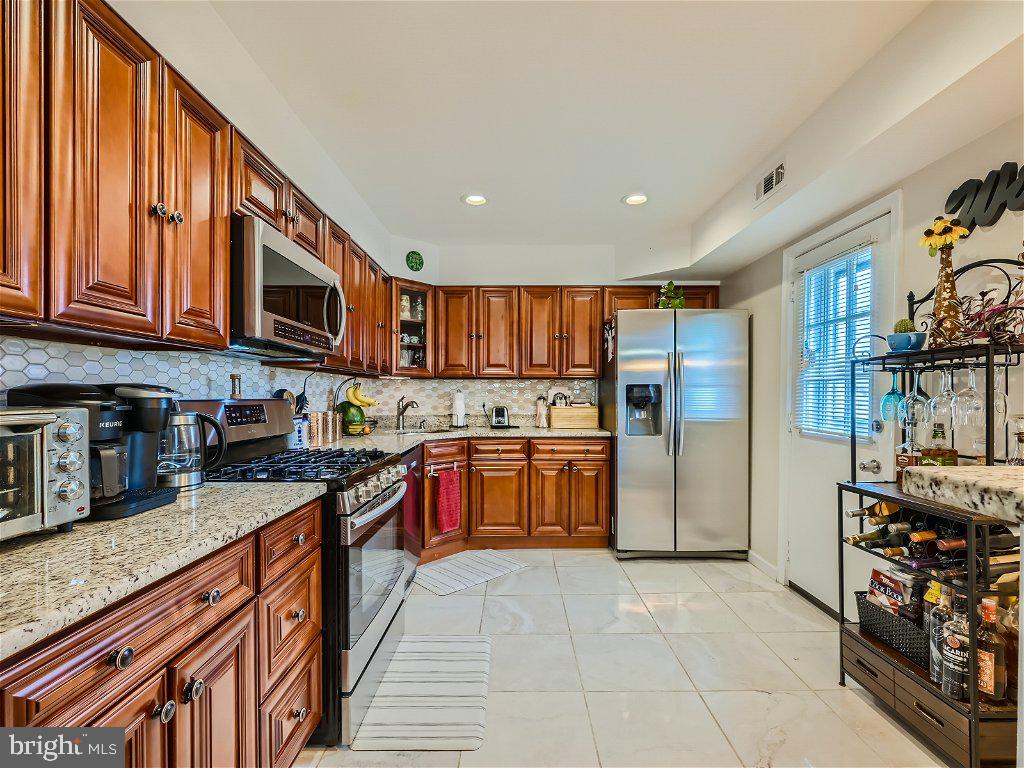 GRAY MANOR - Residential