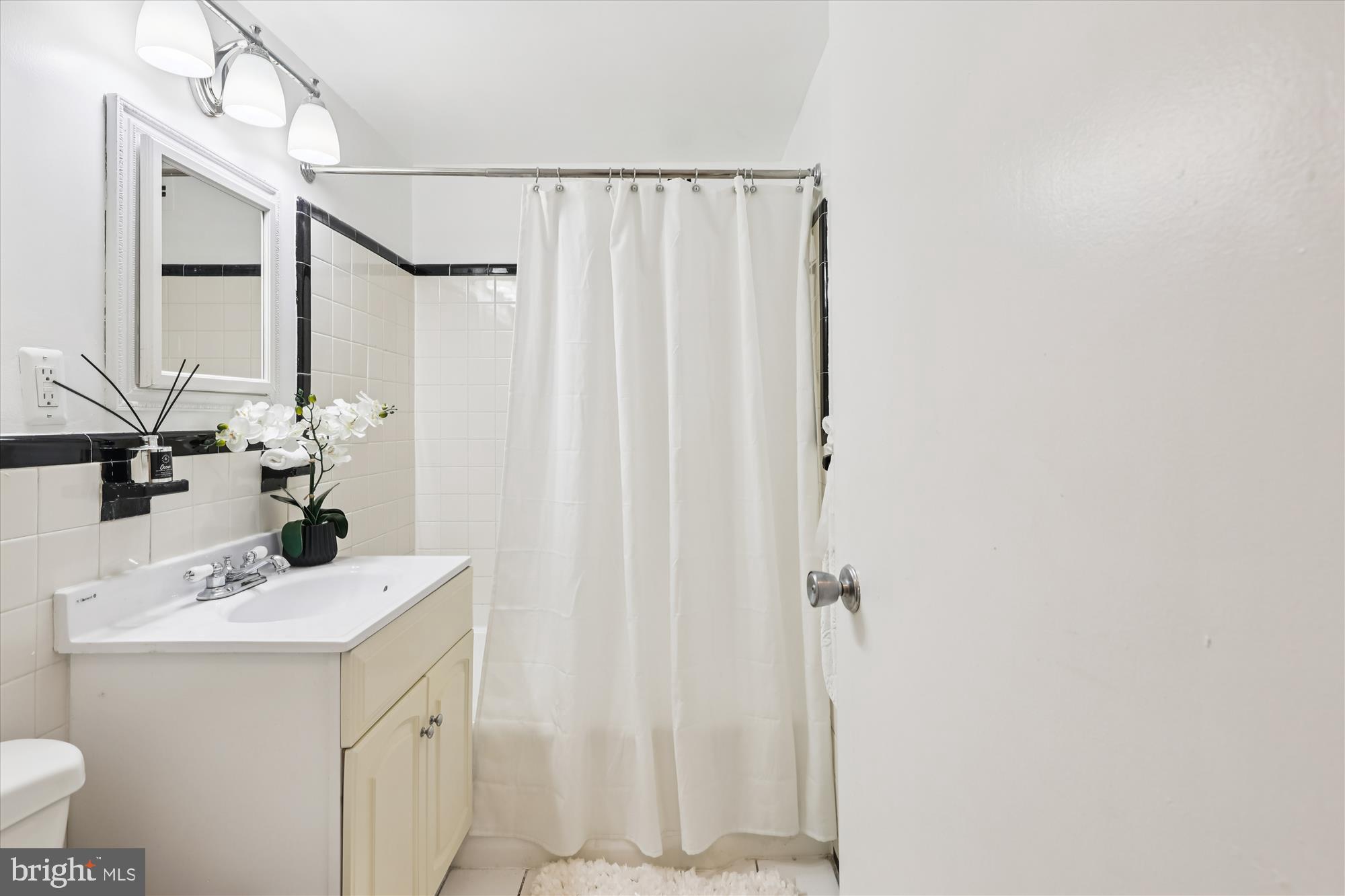 3601 WISCONSIN AVENUE NW 111