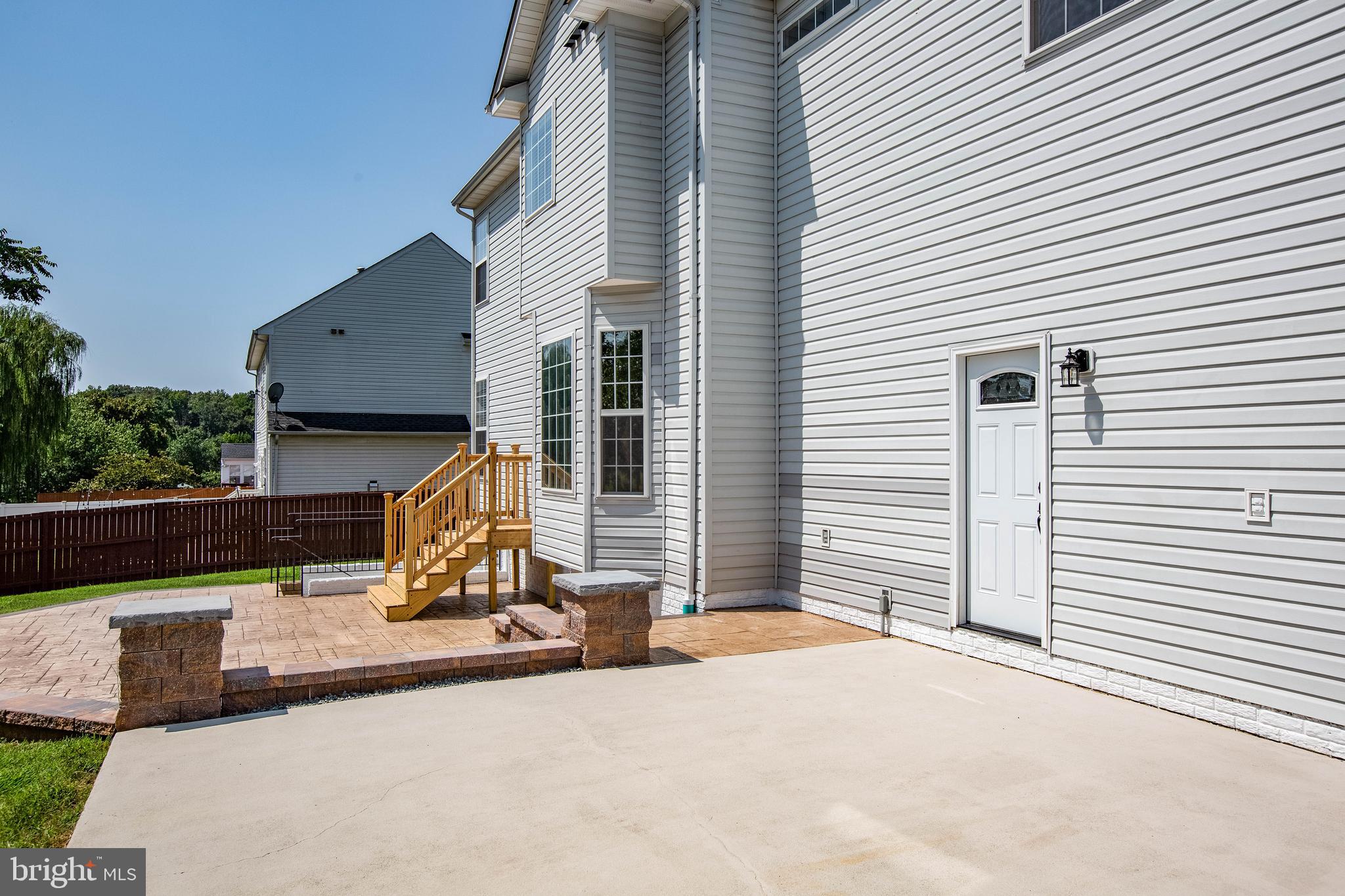 STRATFORD PLACE - Residential