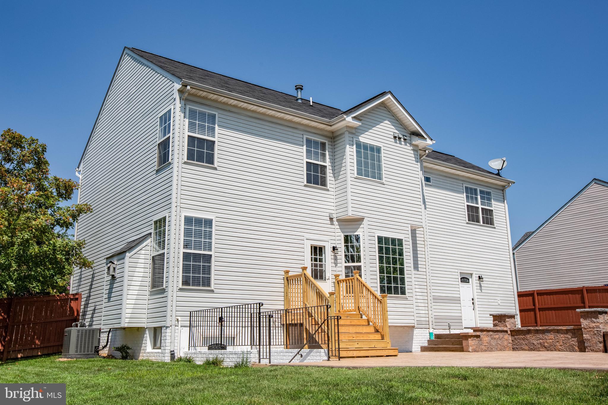 STRATFORD PLACE - Residential