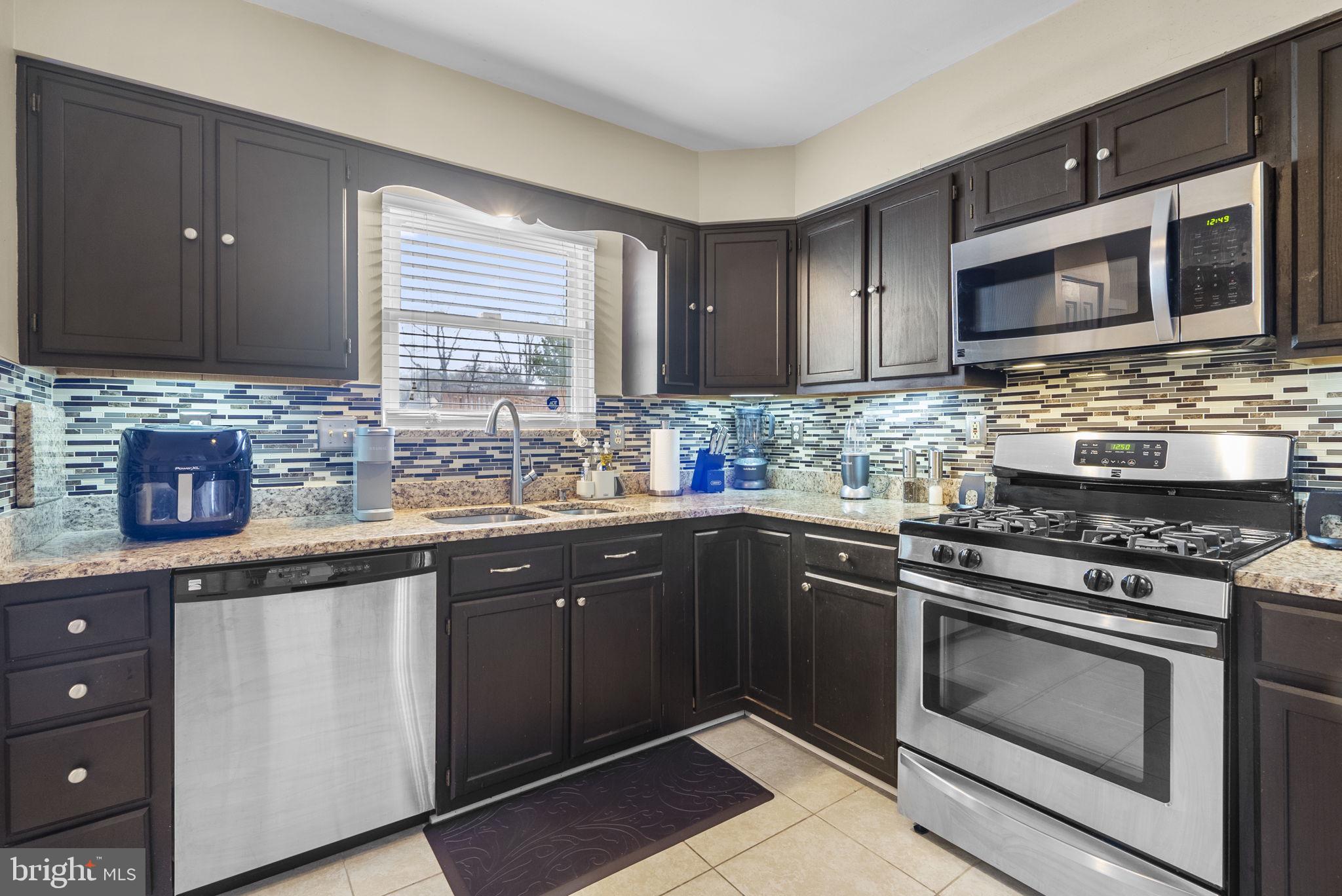 TINKERS CREEK ESTATES - Residential