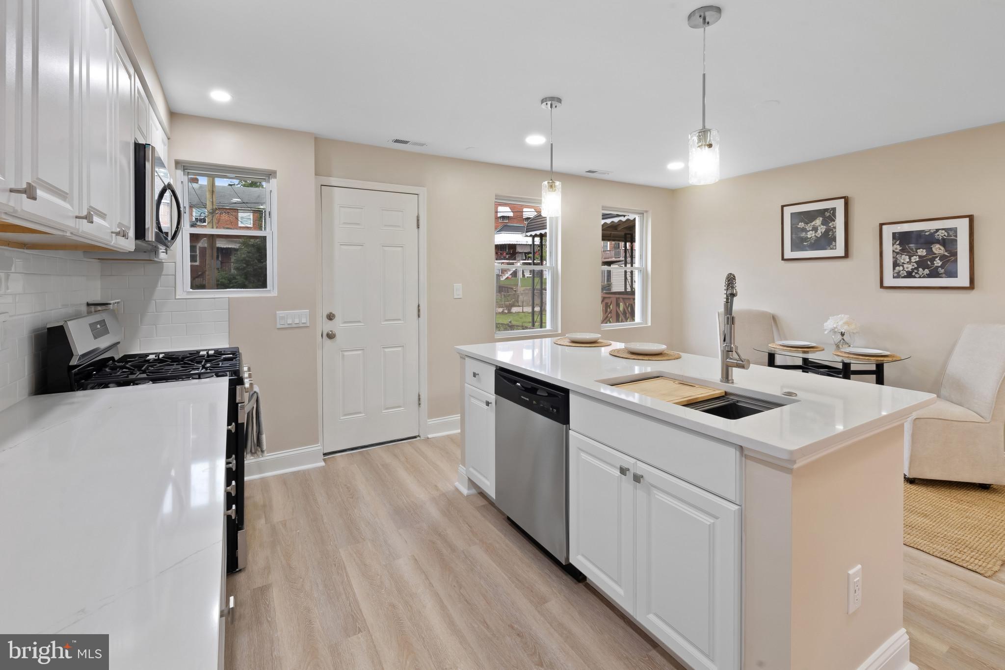 PERRING LOCH - Residential