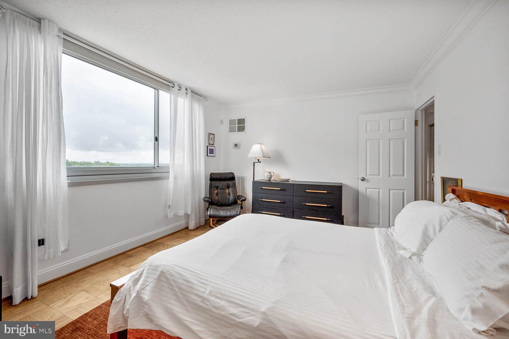 FRIENDSHIP HEIGHTS - Residential