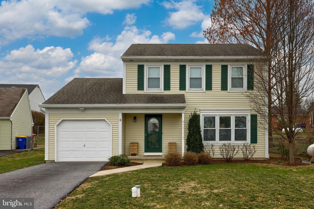 Photo of 340 W CEDAR ST, NEW HOLLAND, PA 17557 (MLS # PALA2031648)