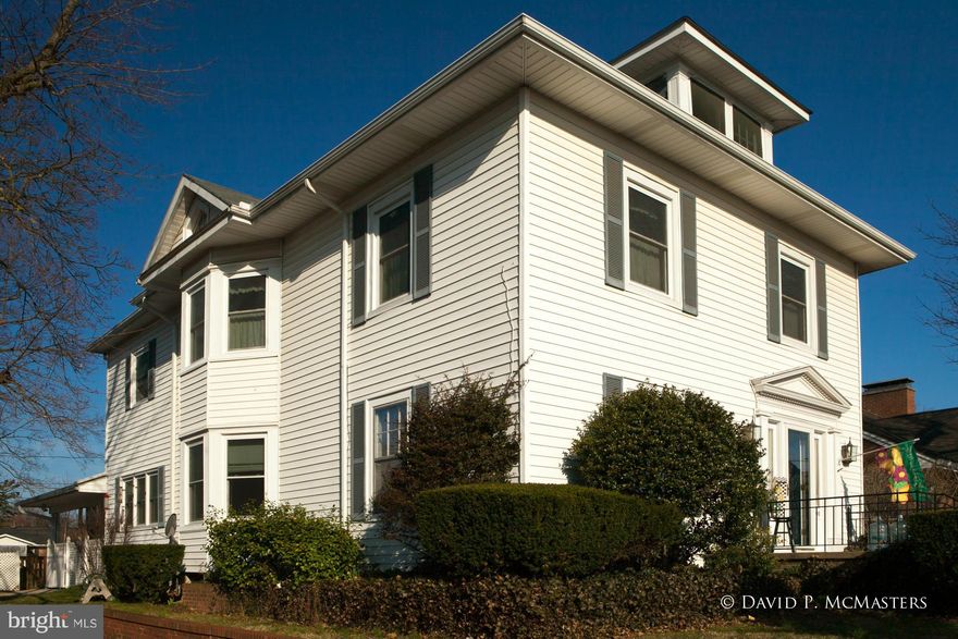 An American Beauty-Classic 1920 detail meets modern open comfort w/lots of charm & upgrades.Huge Thermal windows + nat. gas heat = low utility bills. GREAT location - 1 block to War Mem Park. Fam Rm addition w/pellet stove, upgraded kitchen-newer appliances + upgraded baths. Big sunroom w/hot tub. Hardwood floors,FP in Master BR, lots of original features throughout home Rm sizes appproxi.MUST SEE