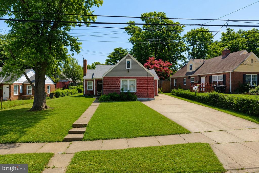 Photo of 6815 Standish Drive, HYATTSVILLE, MD 20784 (MLS # MDPG2204444)