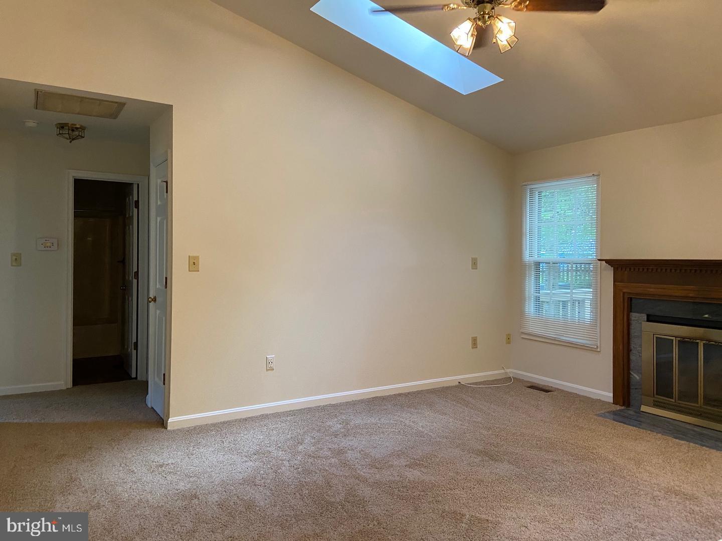 HOLLEYBROOKE - Residential Lease