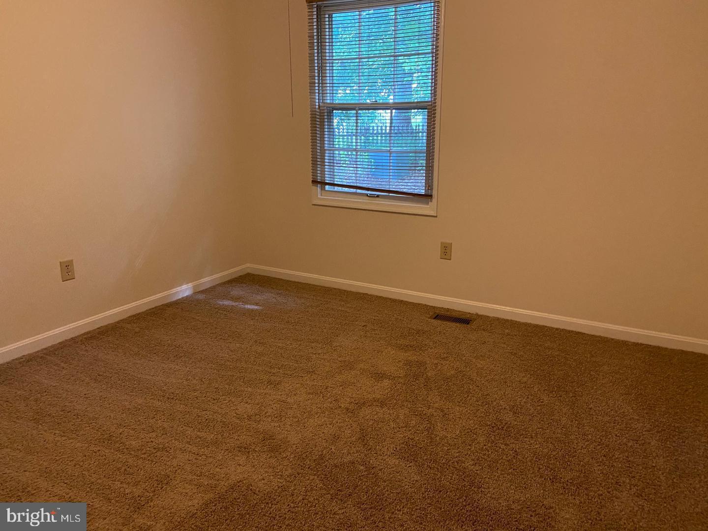 HOLLEYBROOKE - Residential Lease