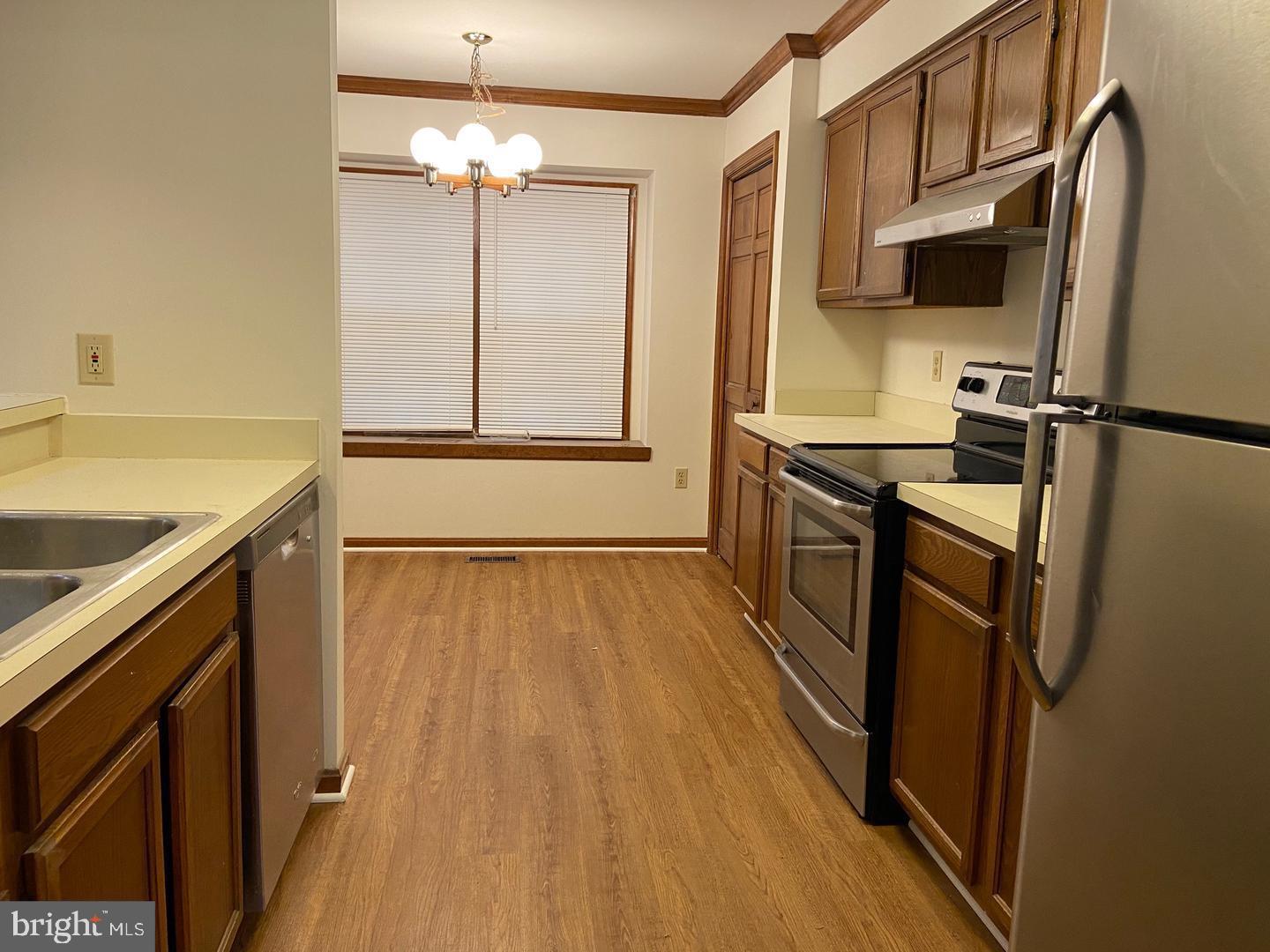 HOLLEYBROOKE - Residential Lease