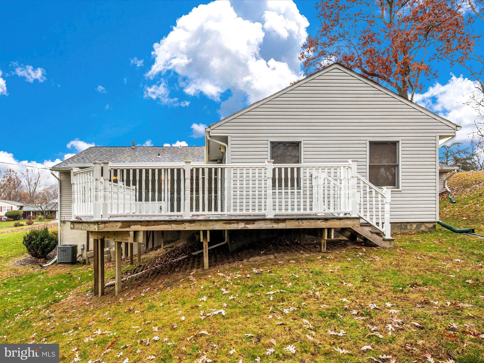 COLUMBIA HILLS - Residential