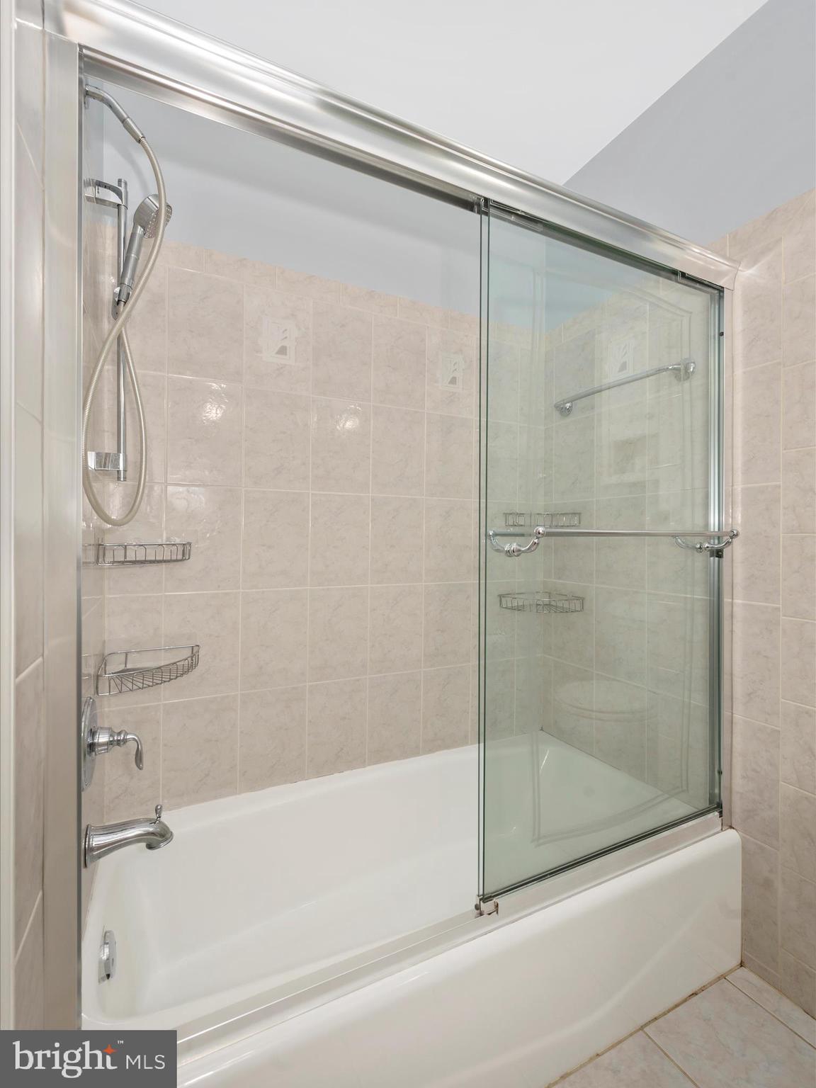 COLUMBIA HILLS - Residential