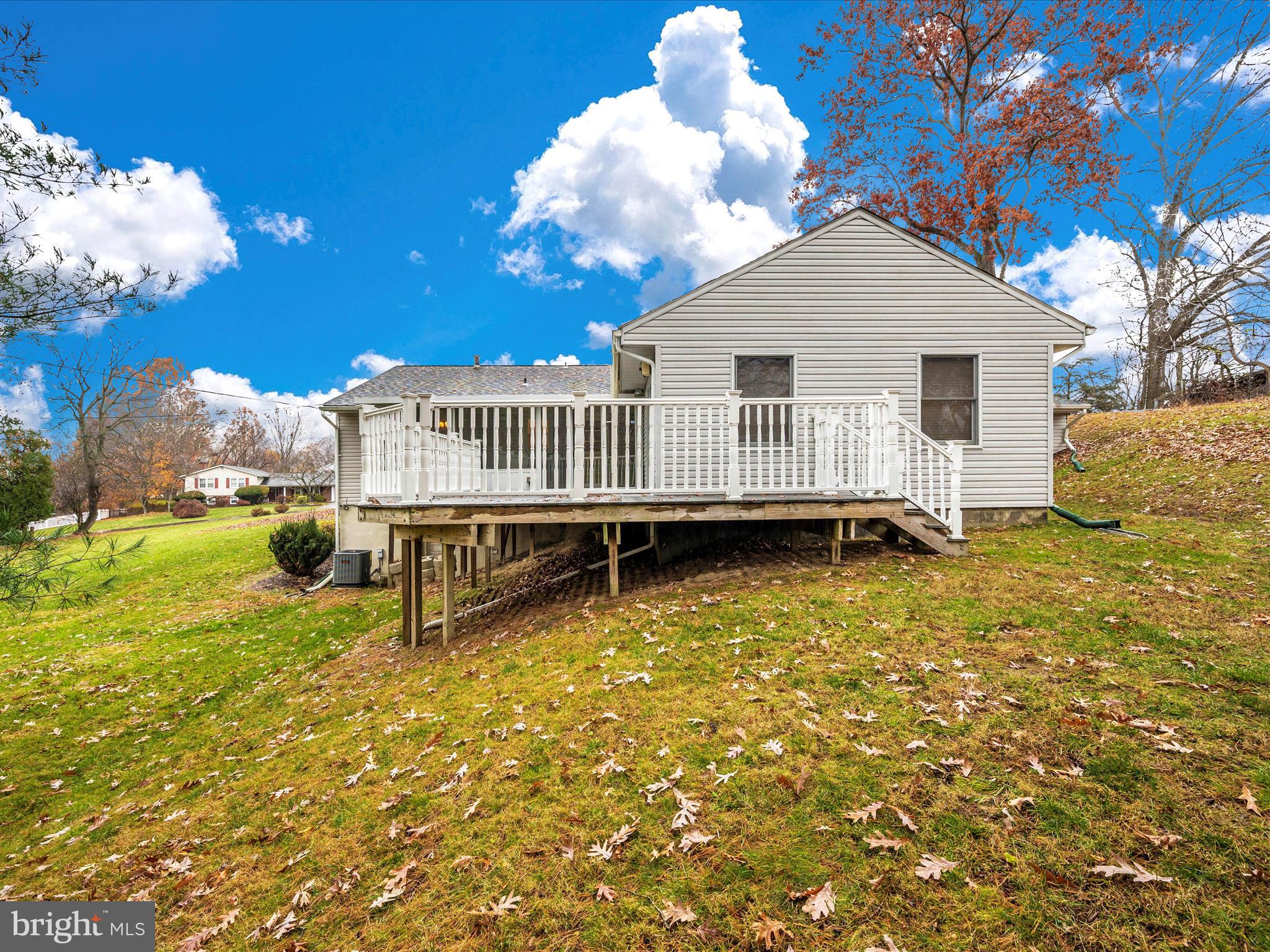 COLUMBIA HILLS - Residential