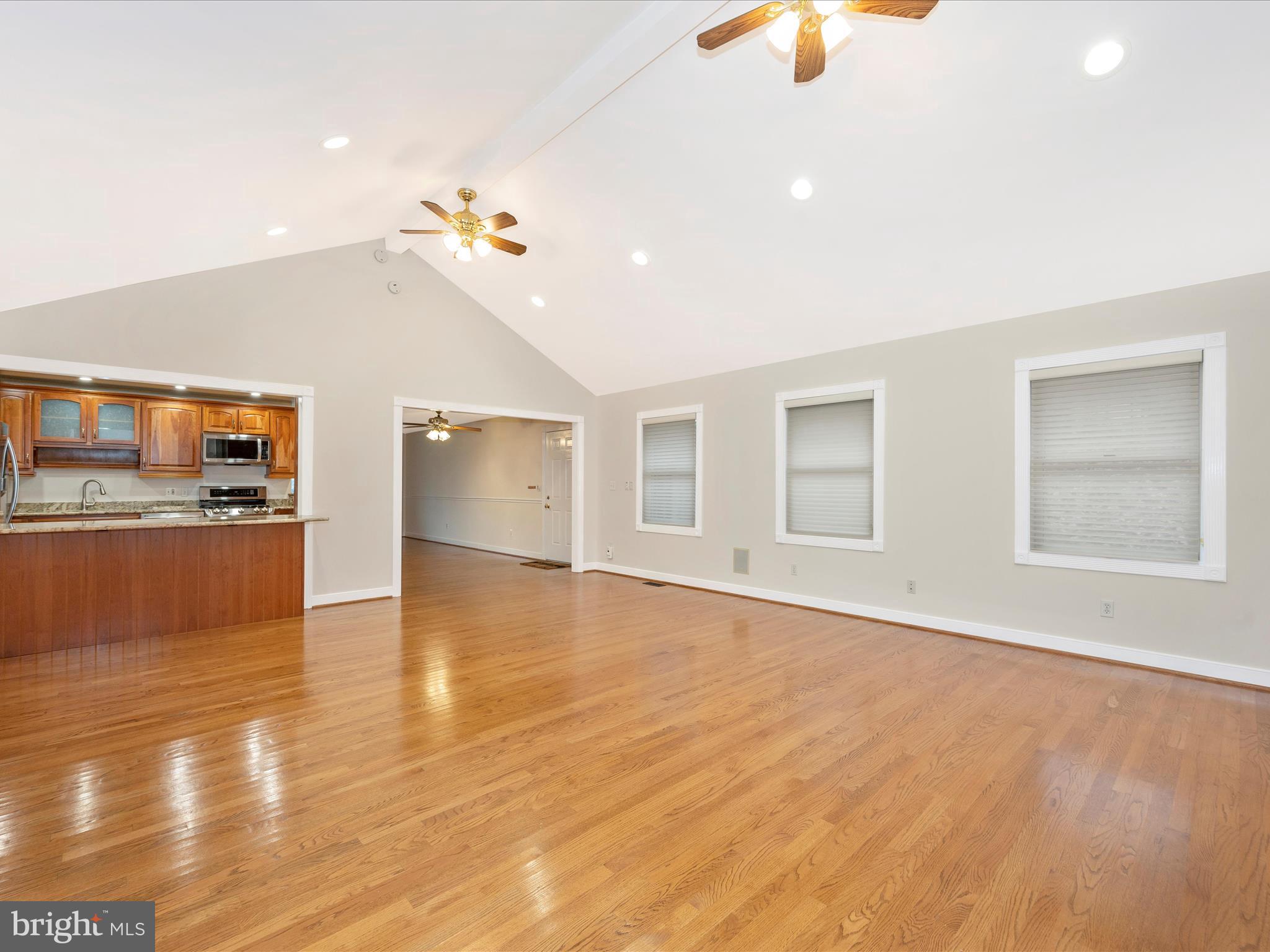 COLUMBIA HILLS - Residential