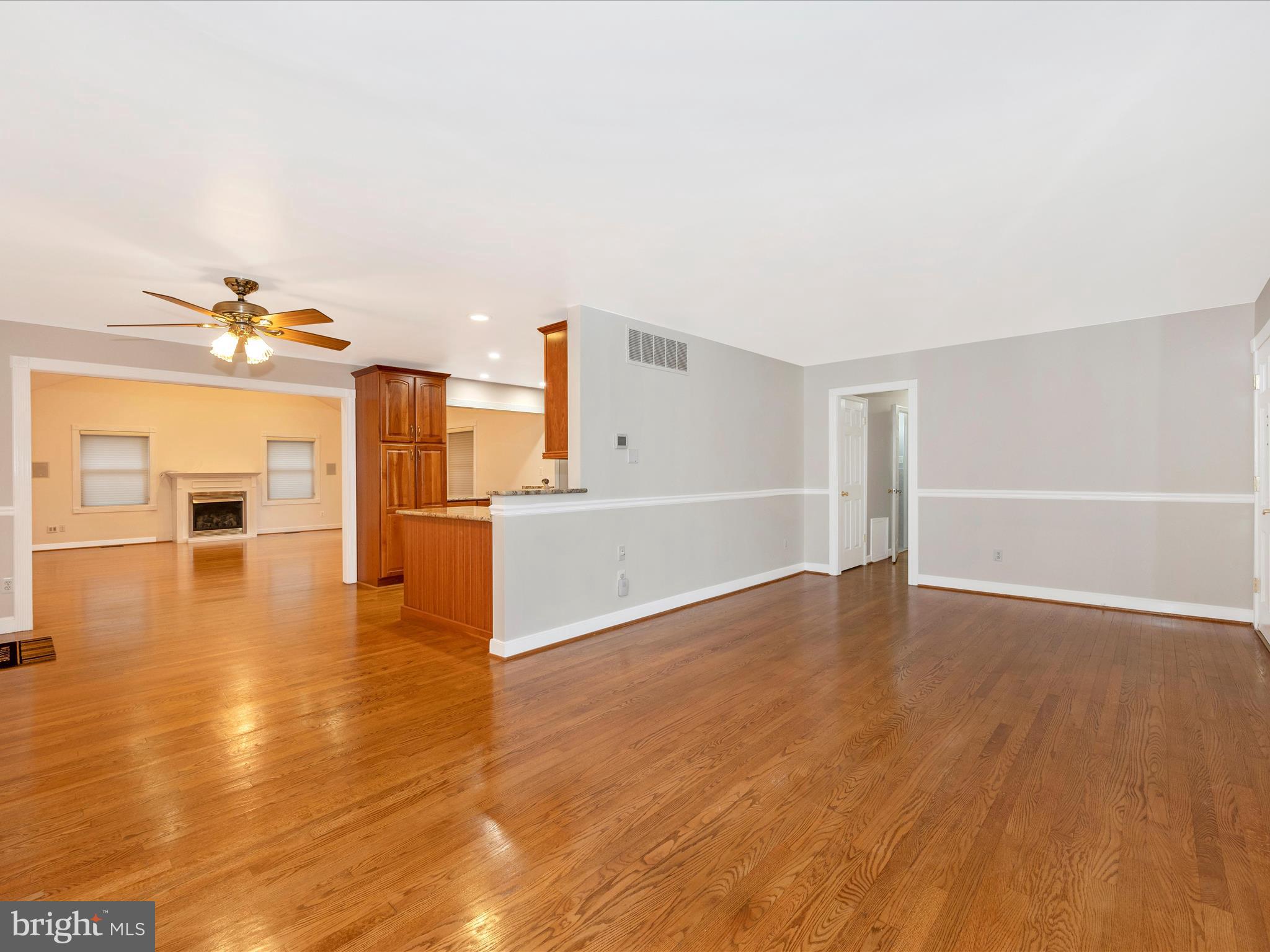 COLUMBIA HILLS - Residential