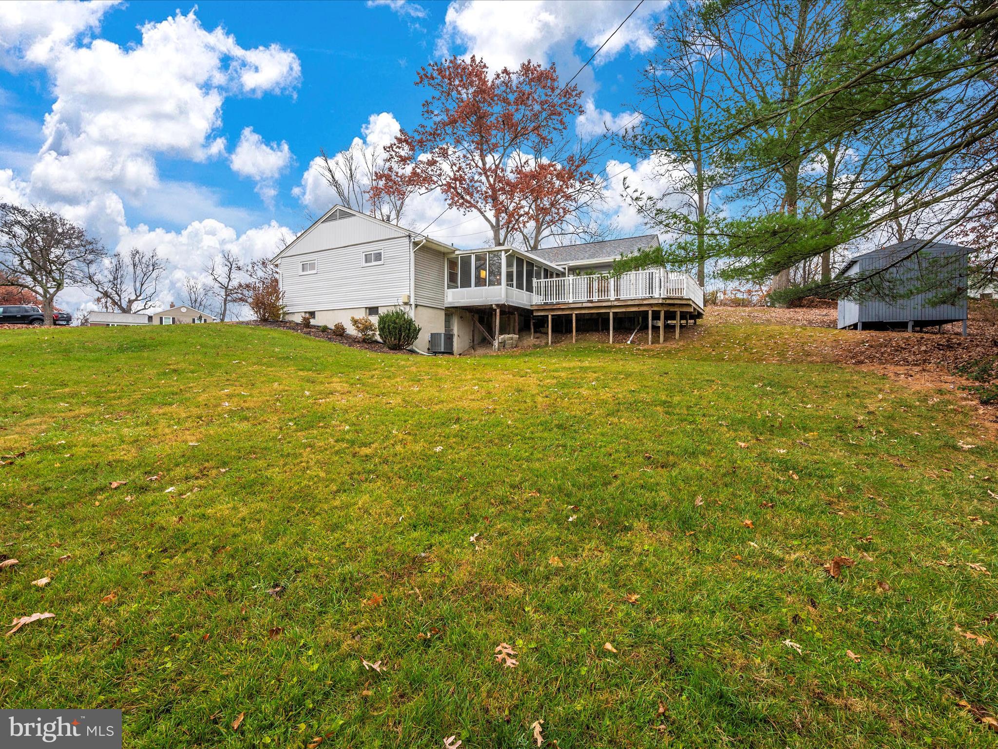 COLUMBIA HILLS - Residential