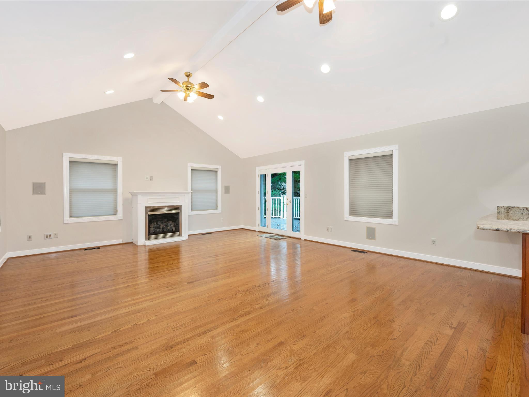 COLUMBIA HILLS - Residential