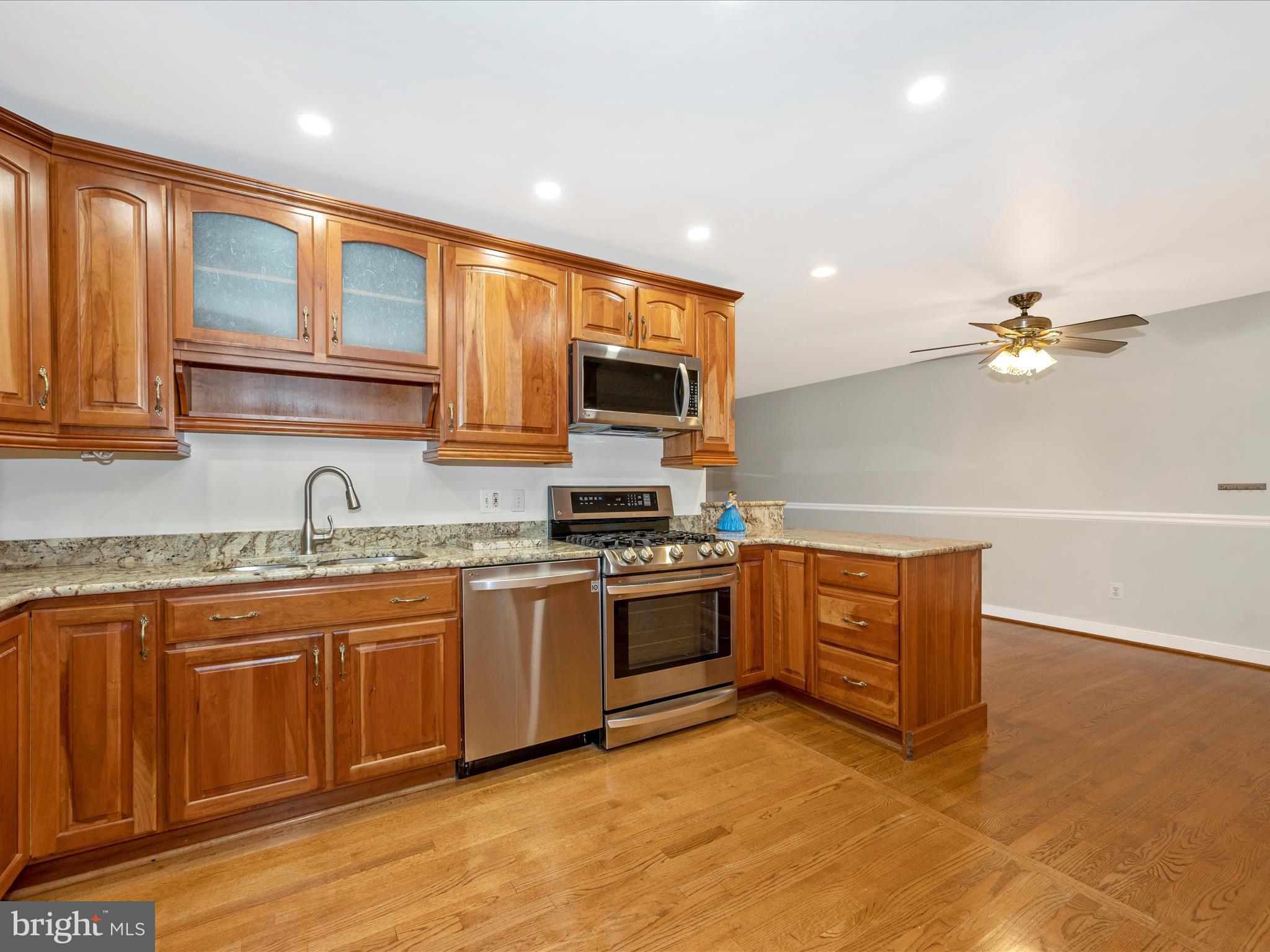 COLUMBIA HILLS - Residential