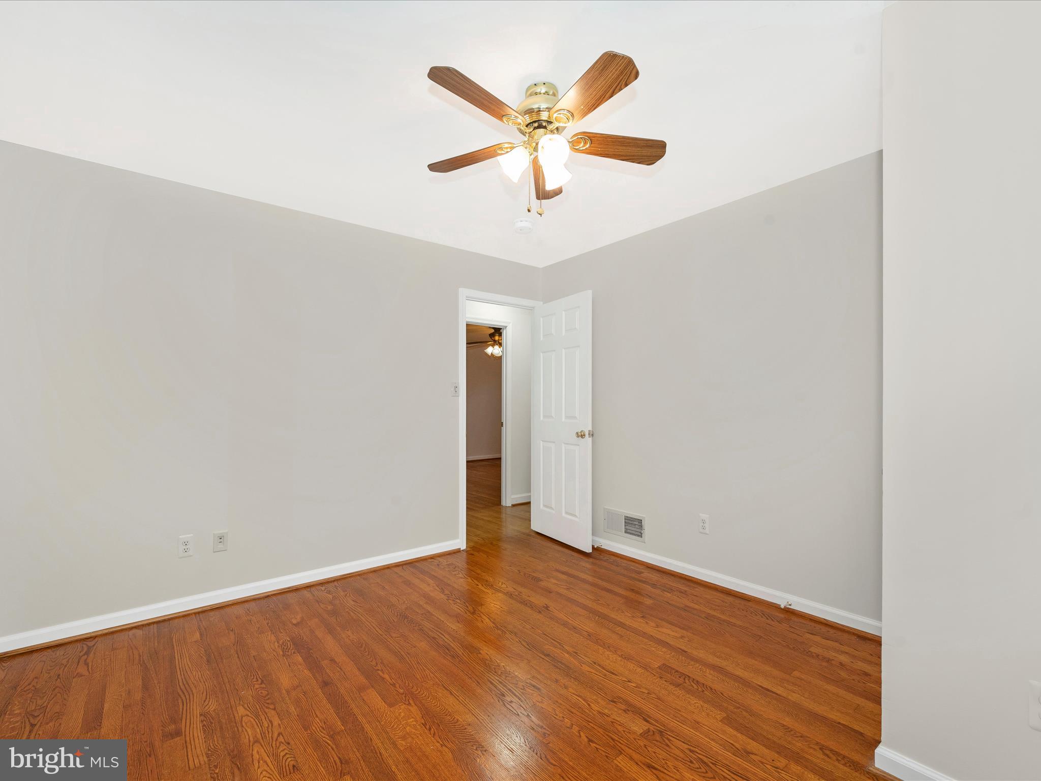 COLUMBIA HILLS - Residential