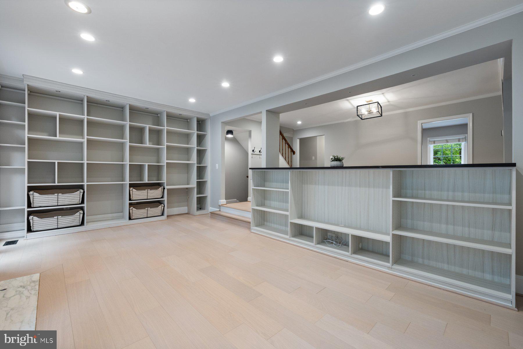 BETHESDA PLACE - Residential