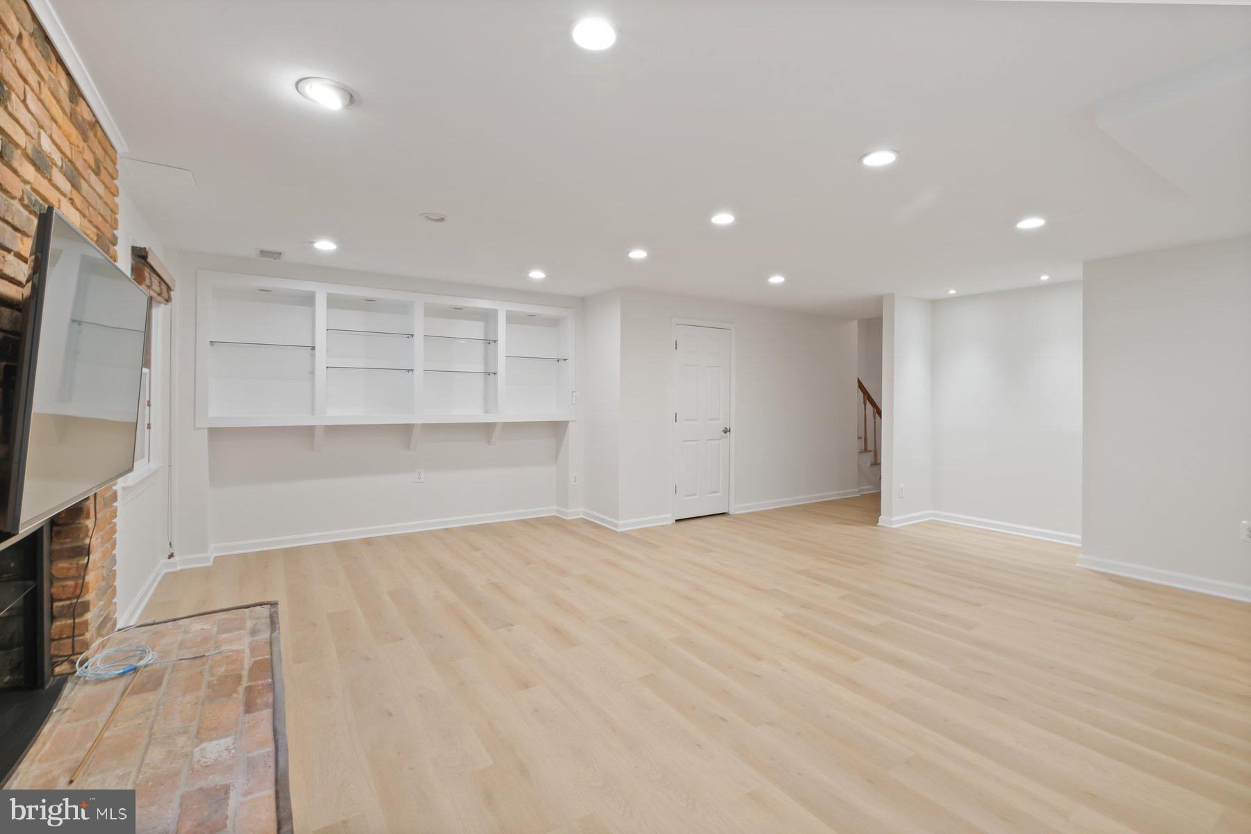 BETHESDA PLACE - Residential