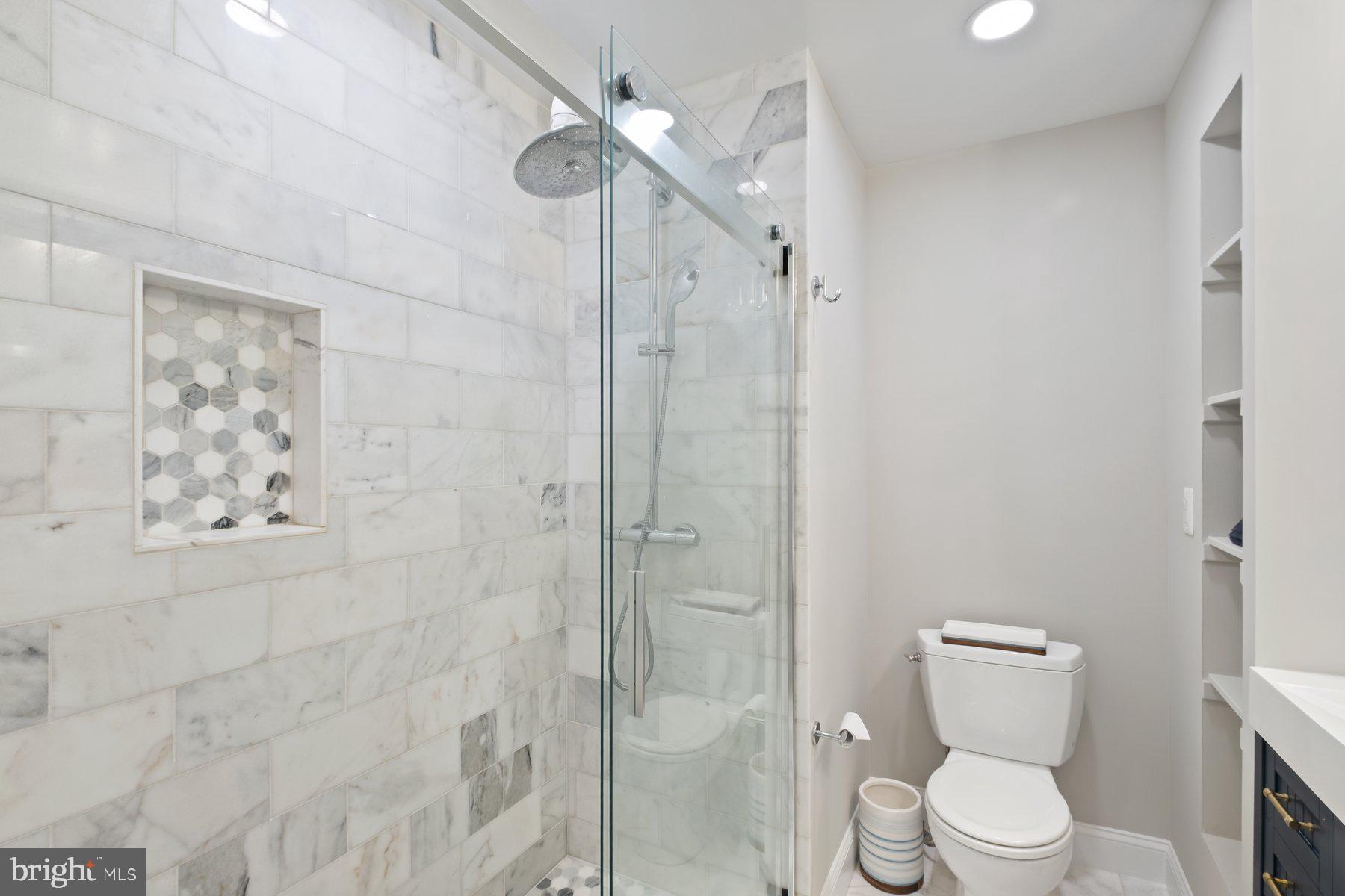 BETHESDA PLACE - Residential