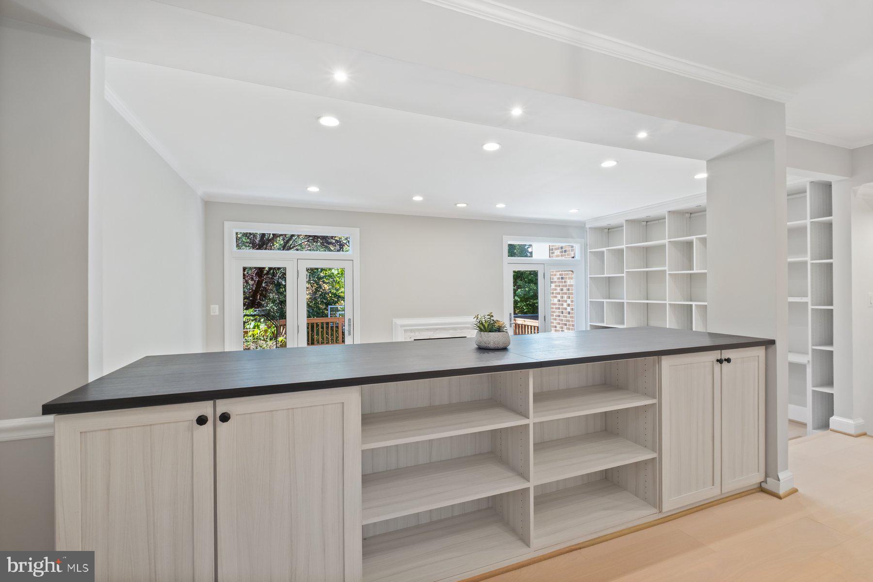 BETHESDA PLACE - Residential