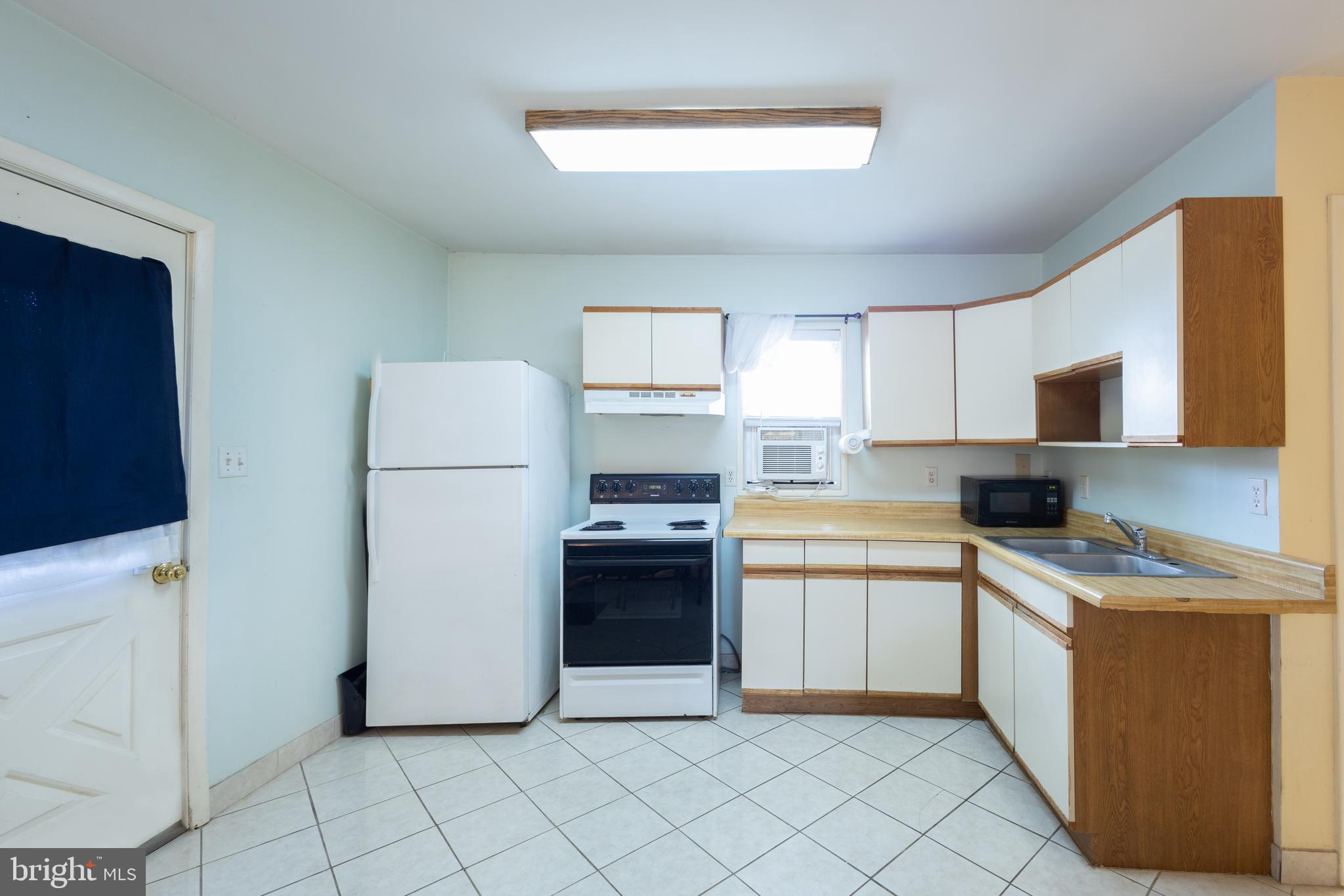 FAIRWAY HILLS - Residential