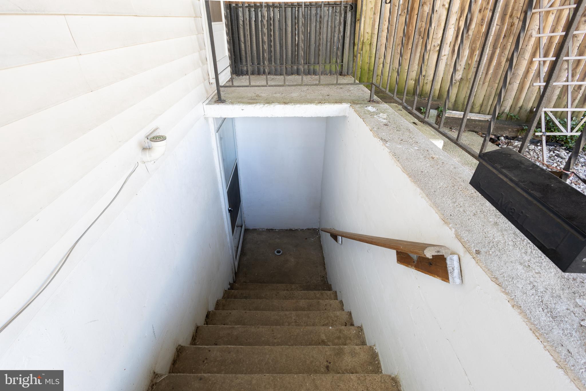 FAIRWAY HILLS - Residential