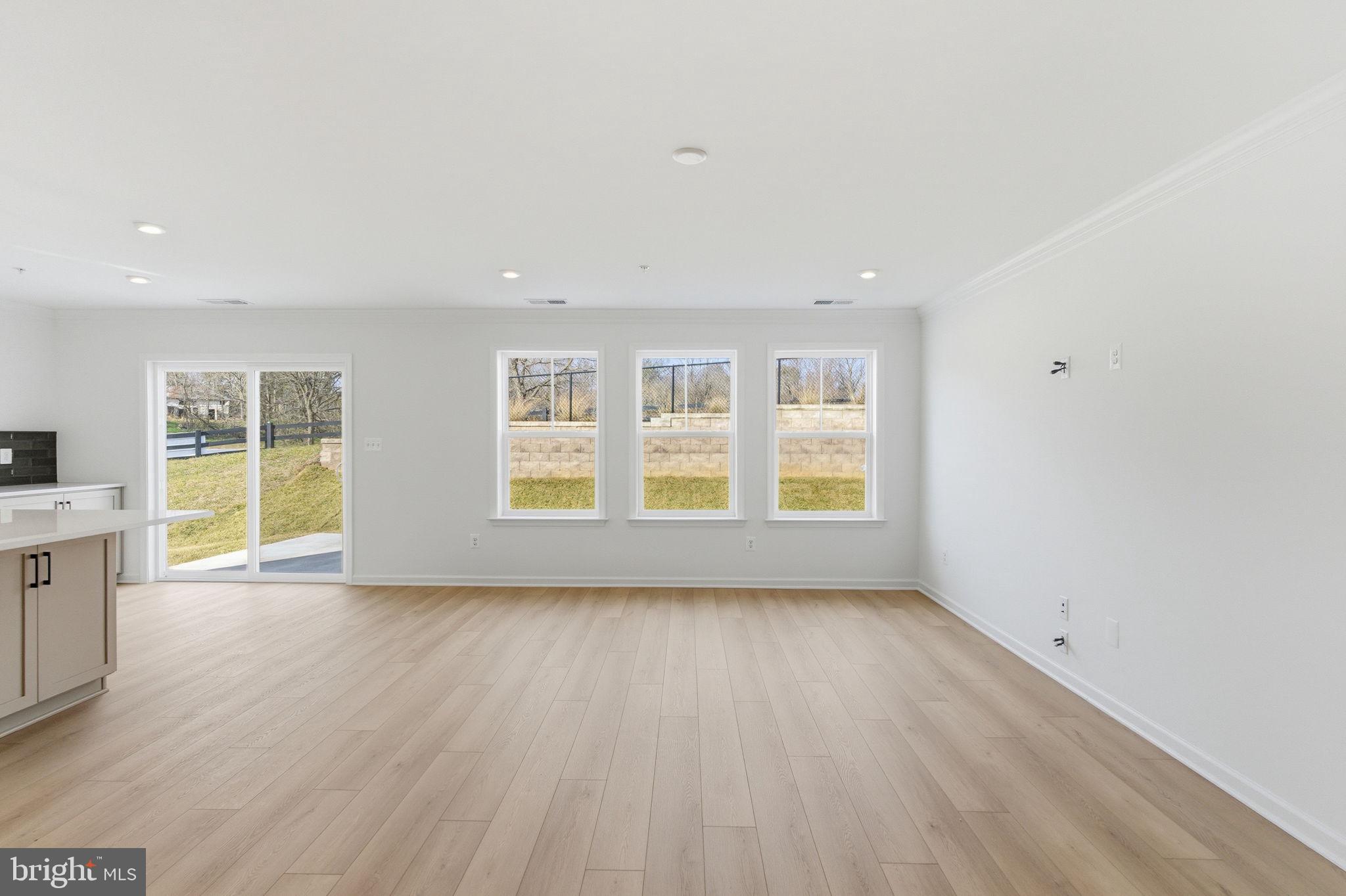 ROSEHILL MANOR - Residential