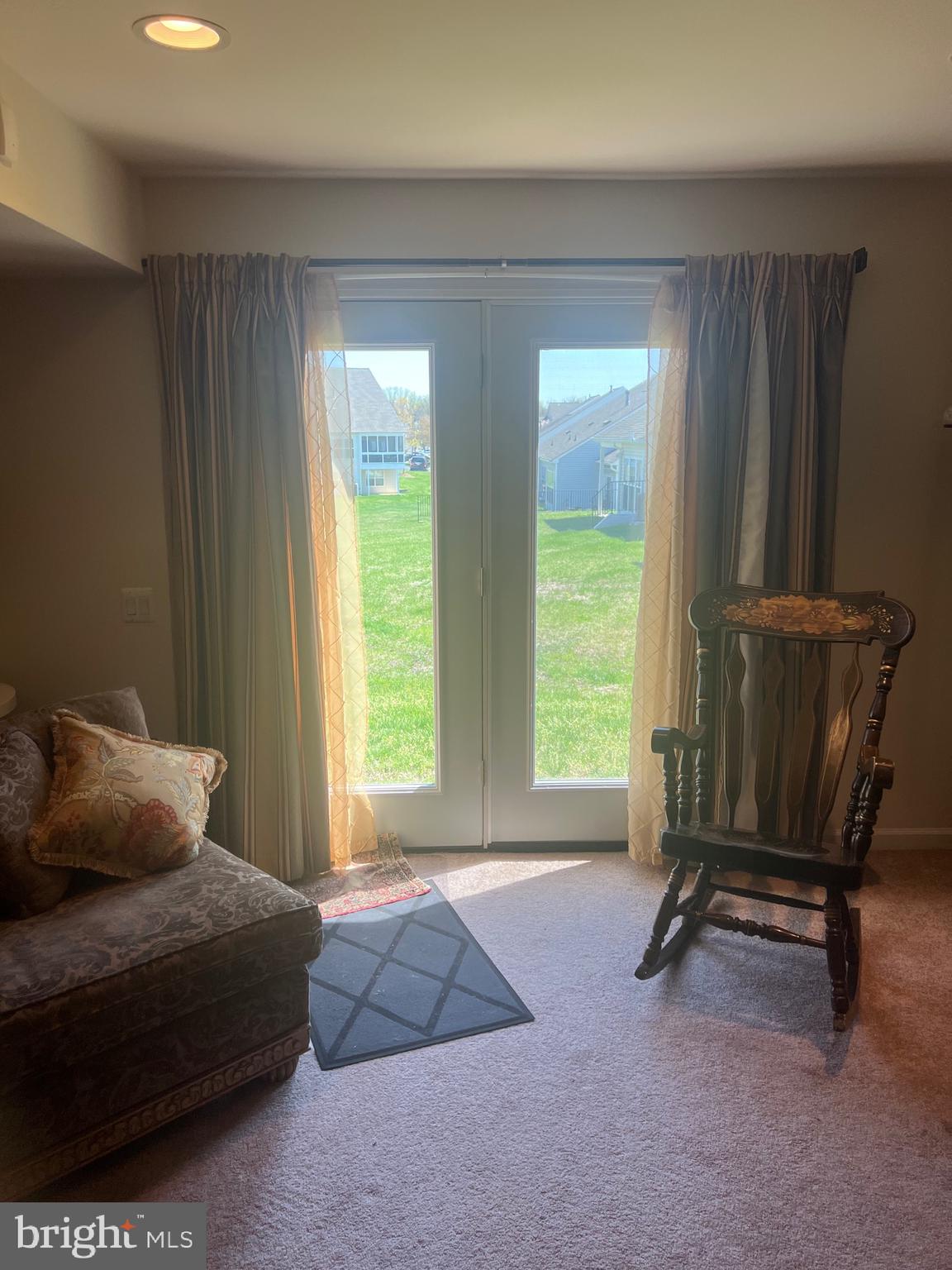 THE VILLAS AT FALLS RUN - Residential Lease