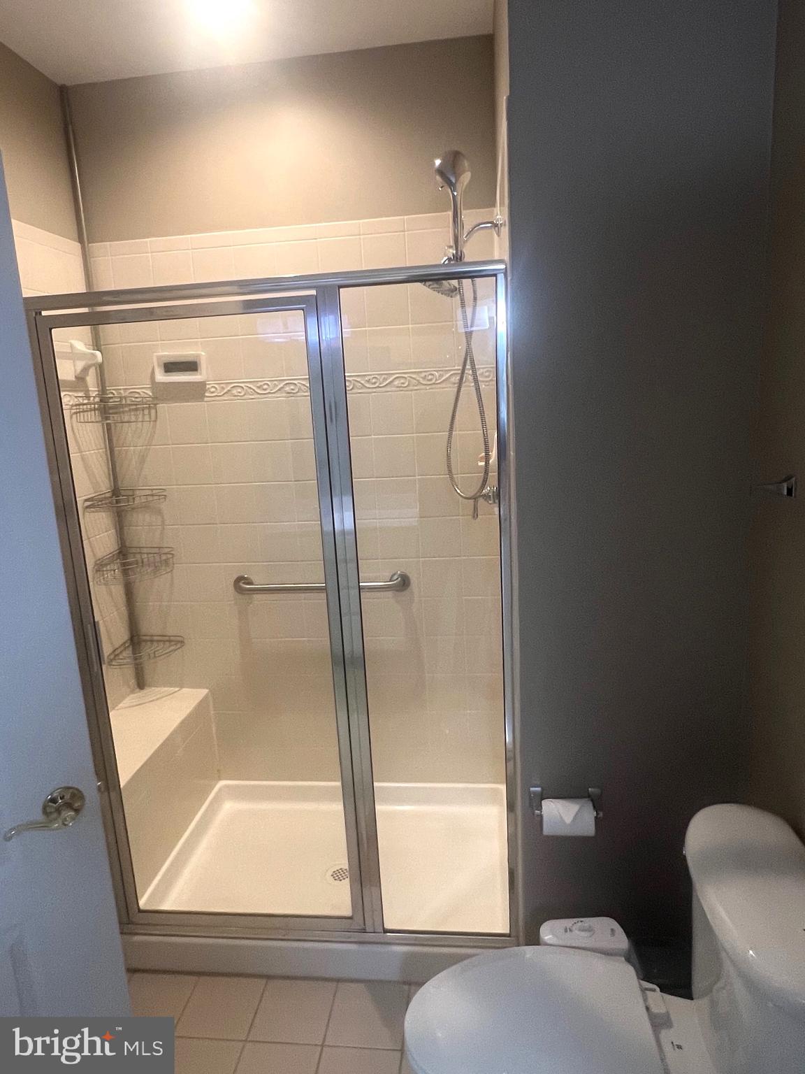 THE VILLAS AT FALLS RUN - Residential Lease