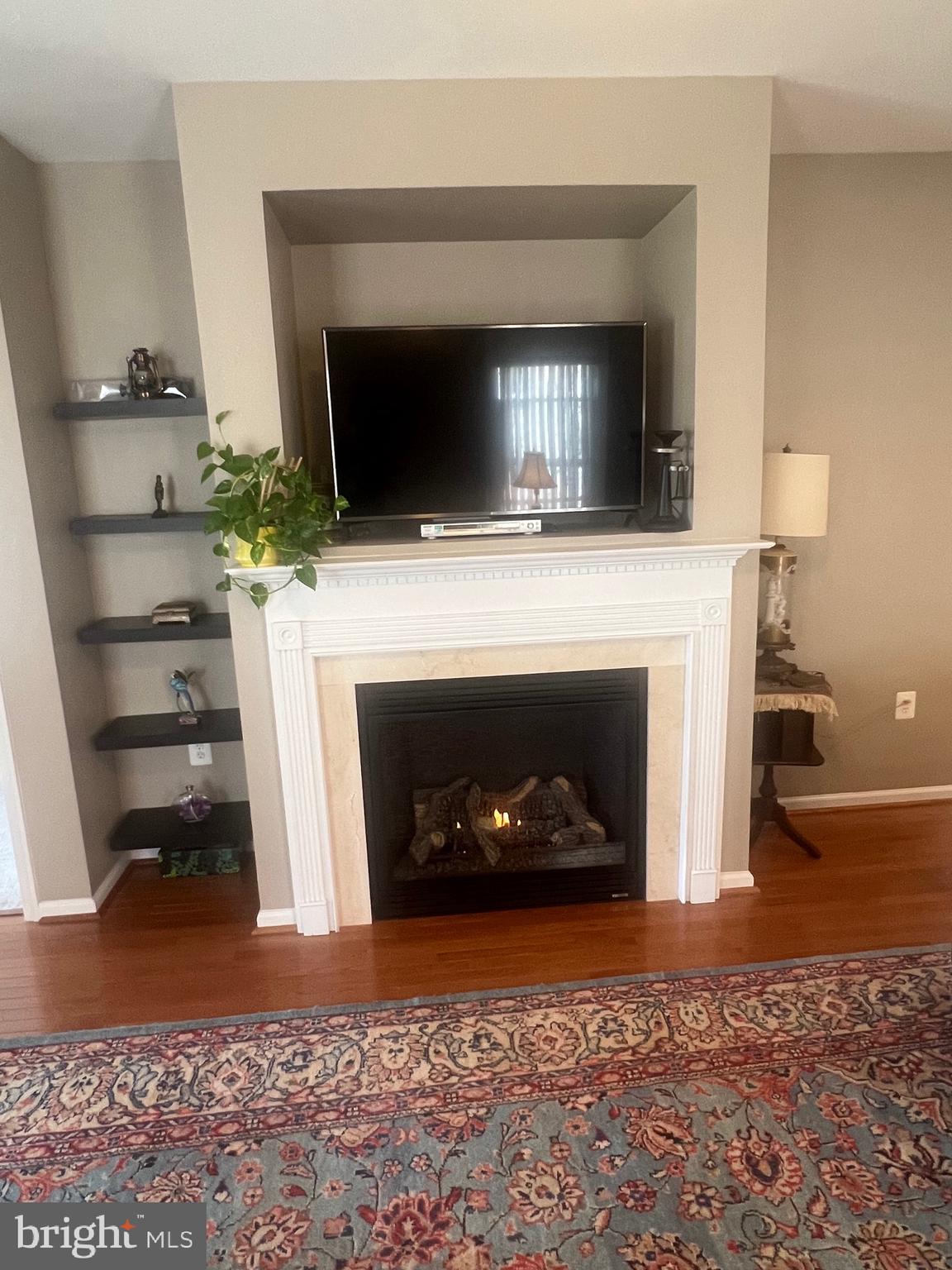 THE VILLAS AT FALLS RUN - Residential Lease