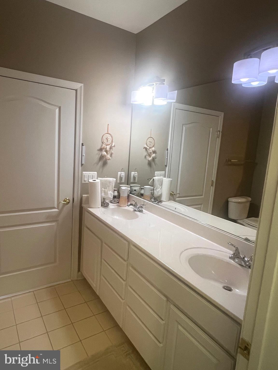 THE VILLAS AT FALLS RUN - Residential Lease