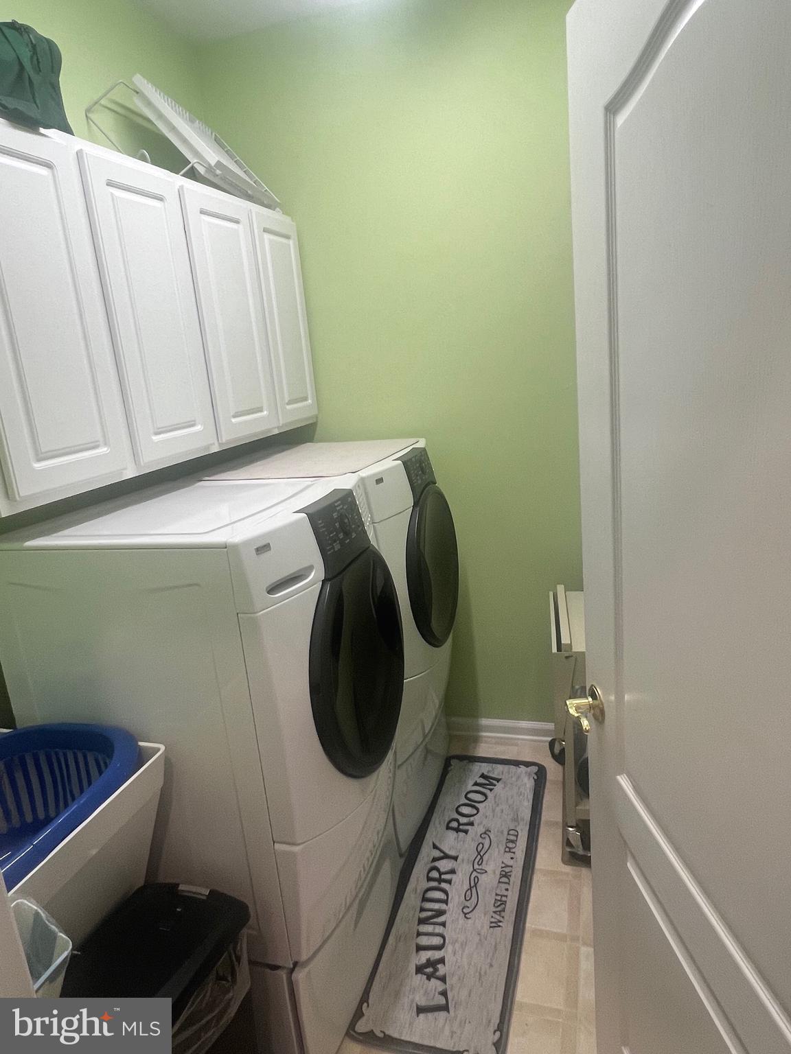 THE VILLAS AT FALLS RUN - Residential Lease