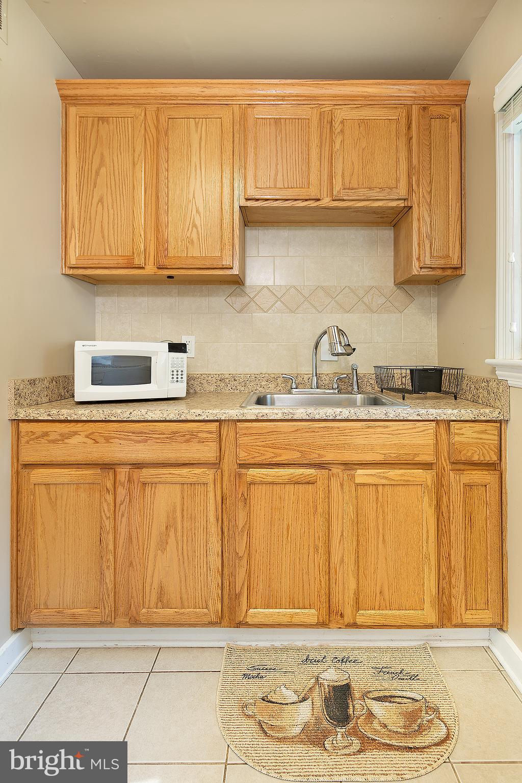 BUCKNELL MANOR - Residential Lease