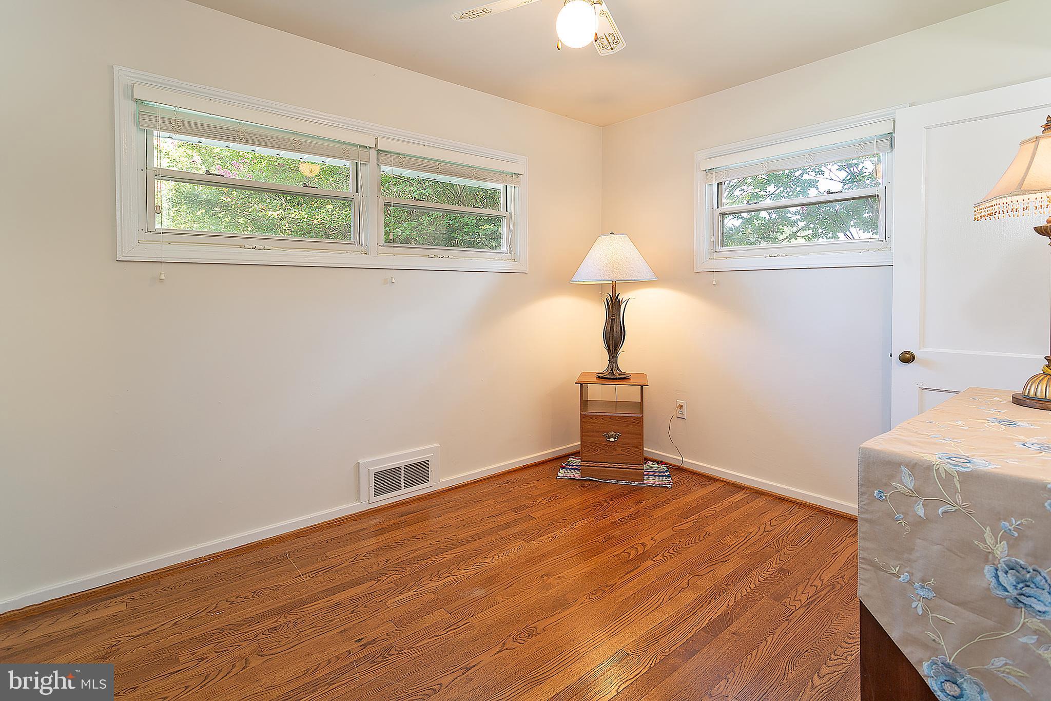 BUCKNELL MANOR - Residential Lease