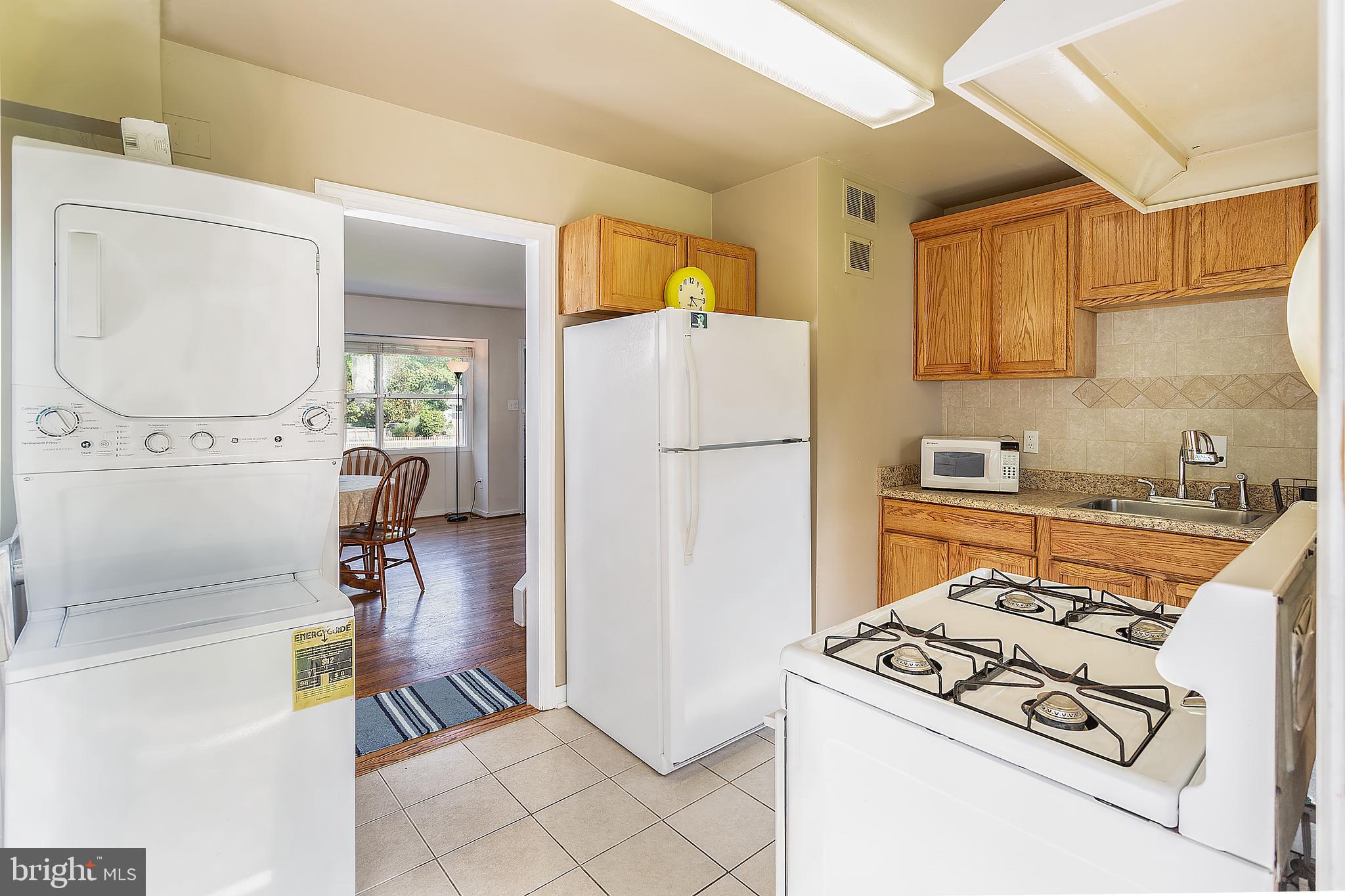 BUCKNELL MANOR - Residential Lease