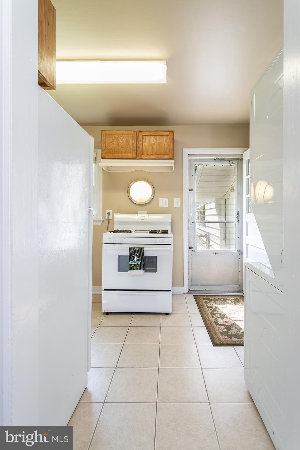 BUCKNELL MANOR - Residential Lease