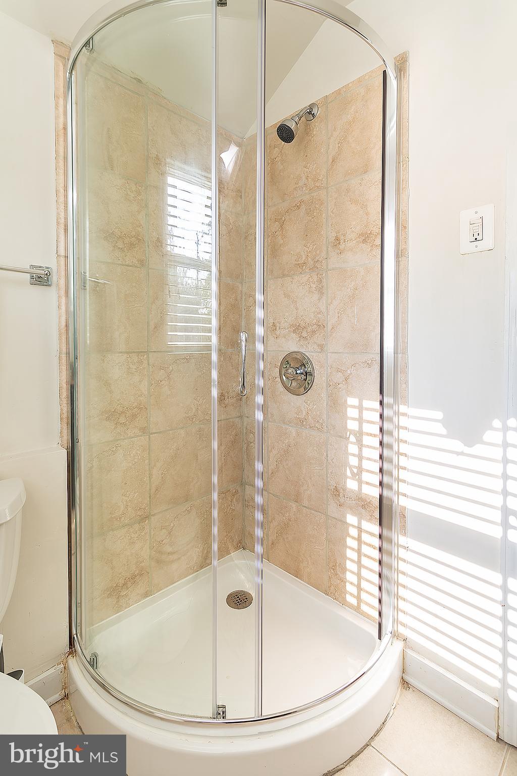 BUCKNELL MANOR - Residential Lease