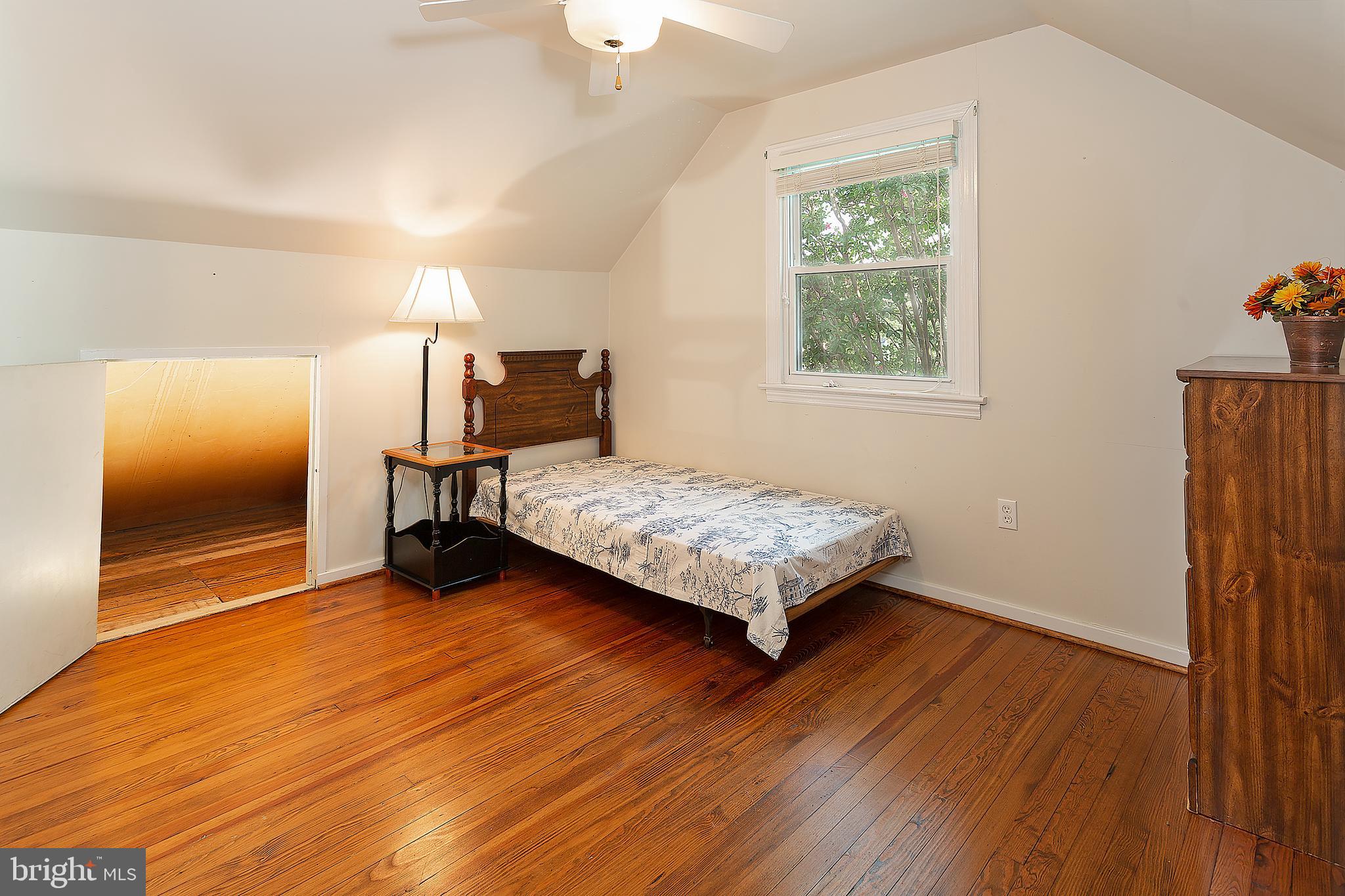 BUCKNELL MANOR - Residential Lease