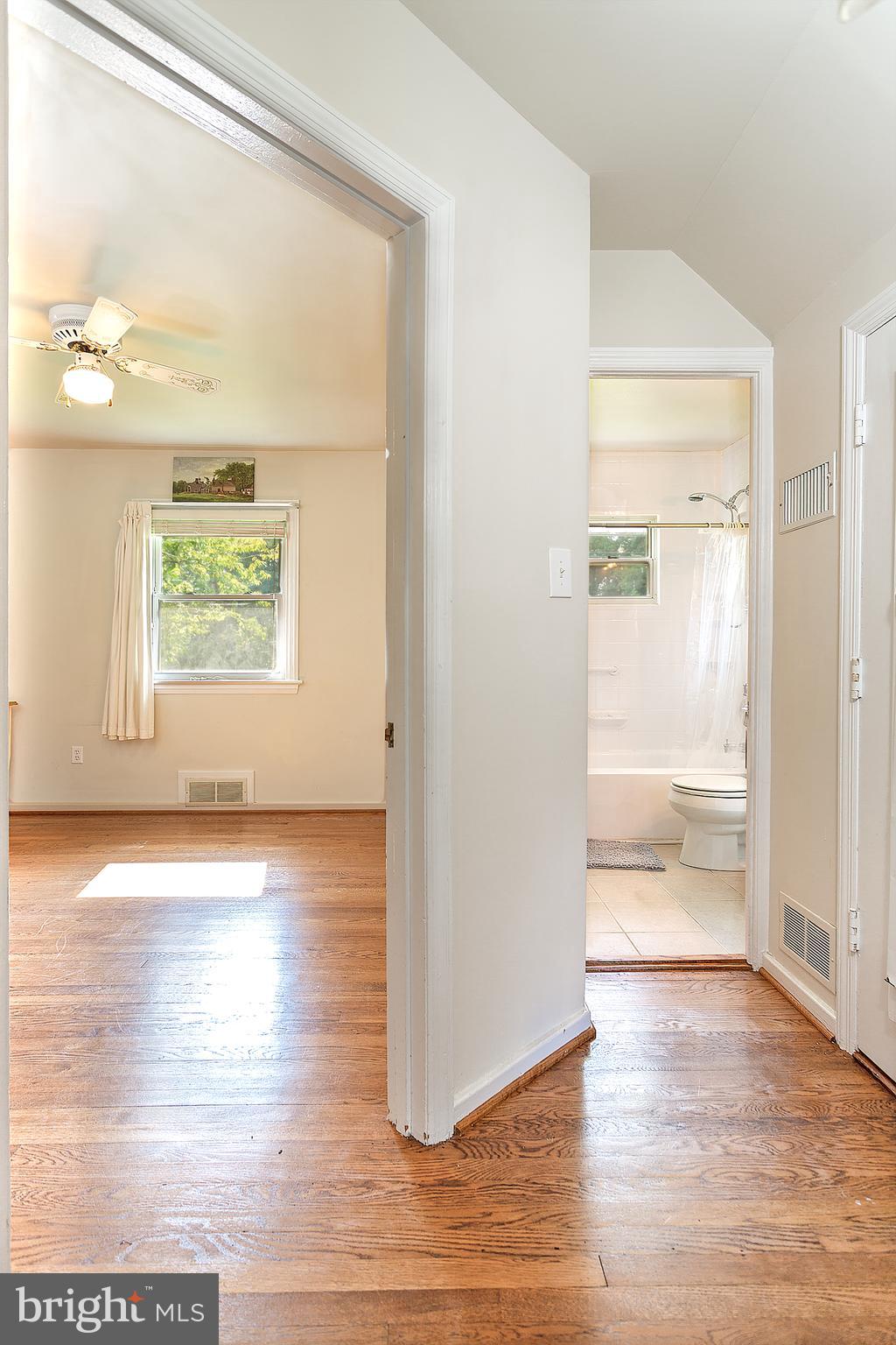 BUCKNELL MANOR - Residential Lease