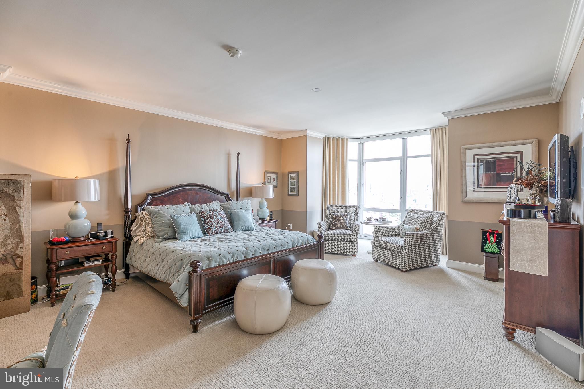 AVENUE OF THE ARTS - Residential