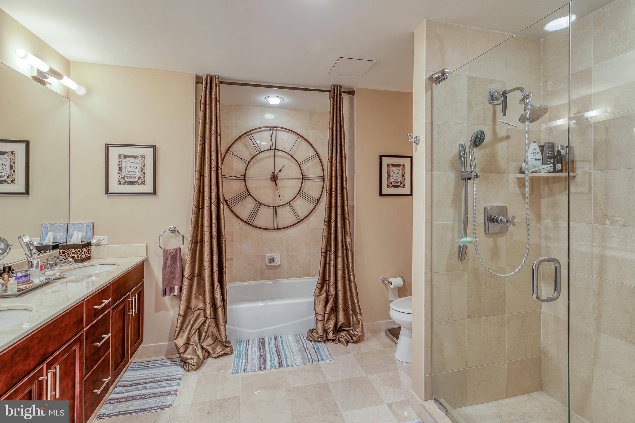 AVENUE OF THE ARTS - Residential