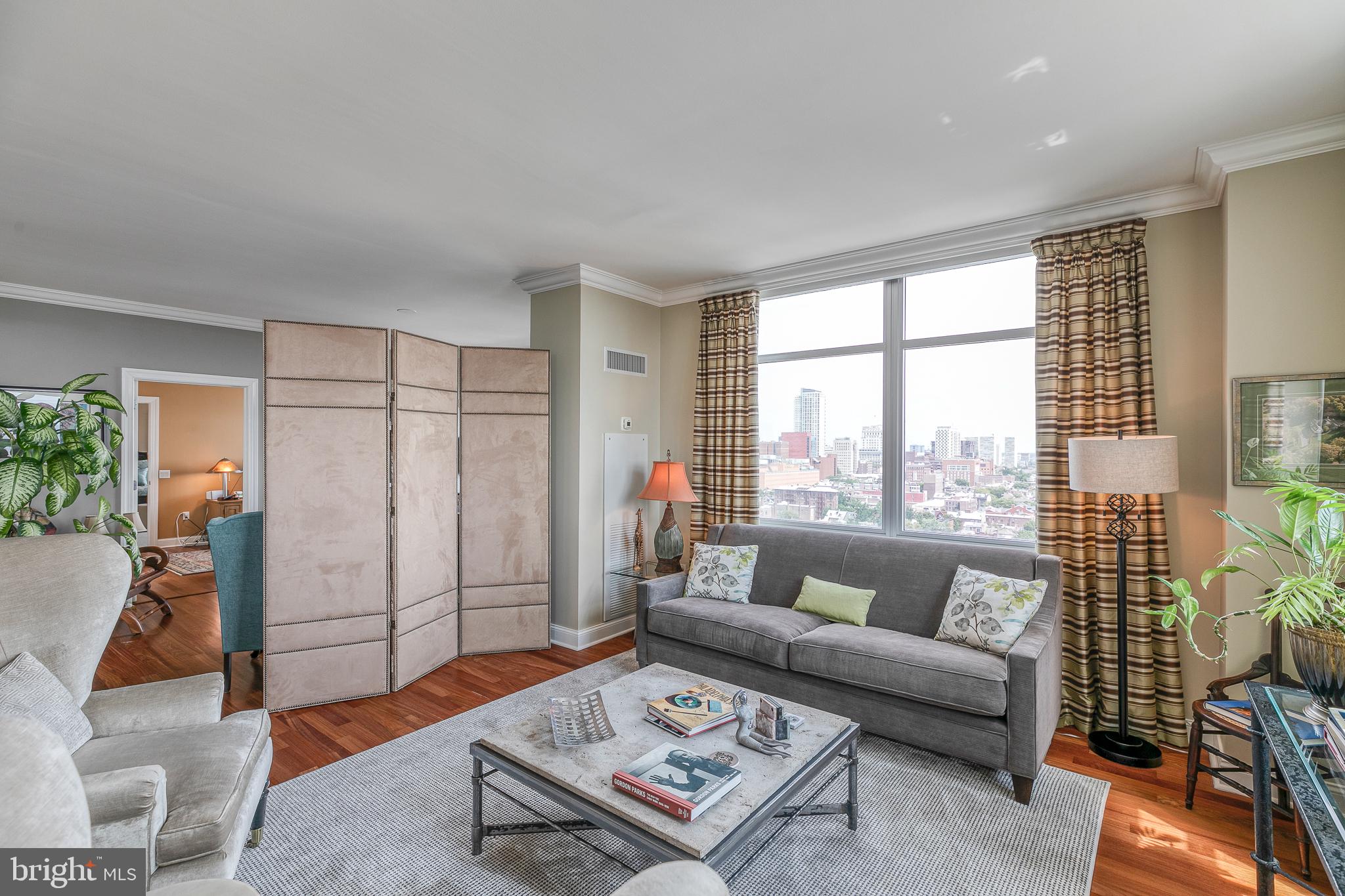 AVENUE OF THE ARTS - Residential