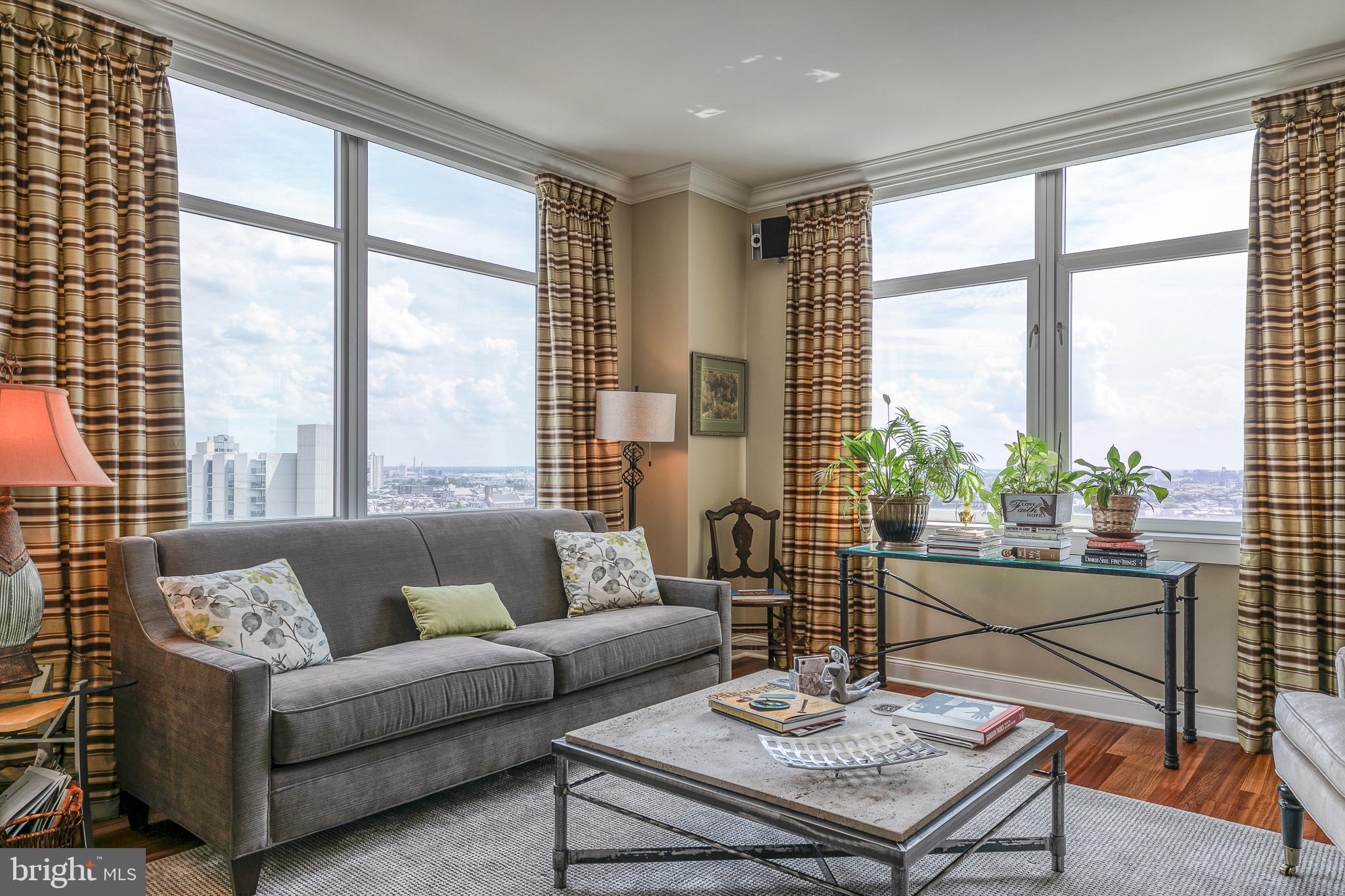 AVENUE OF THE ARTS - Residential