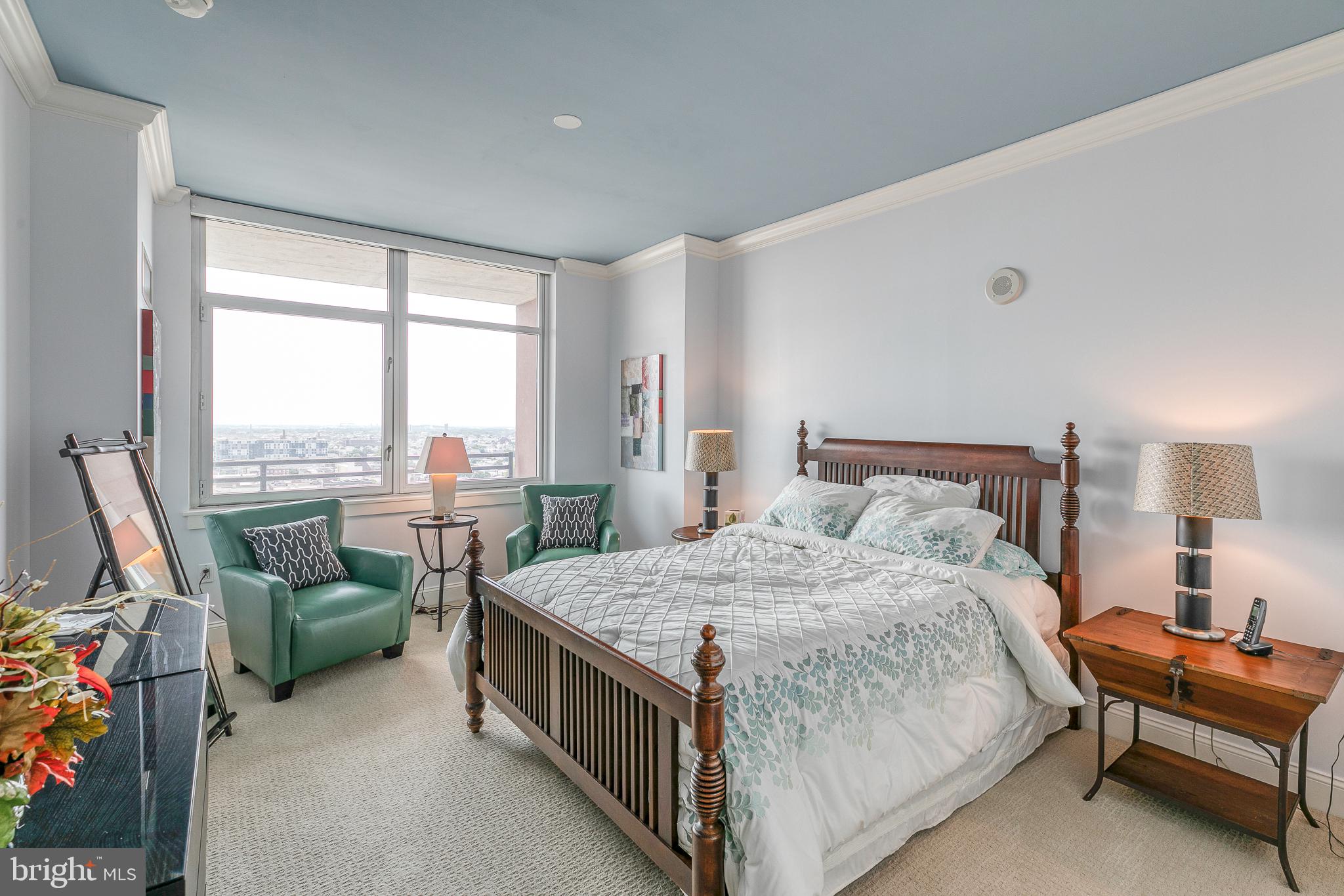 AVENUE OF THE ARTS - Residential