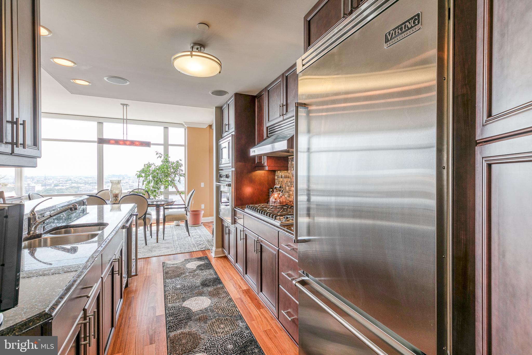 AVENUE OF THE ARTS - Residential