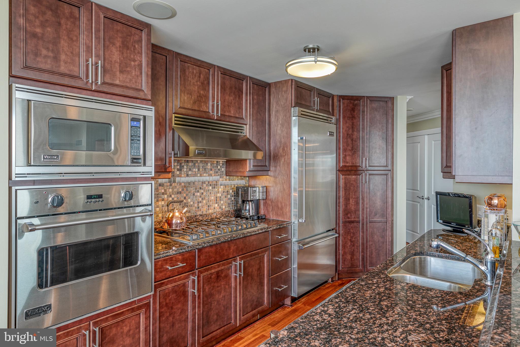 AVENUE OF THE ARTS - Residential