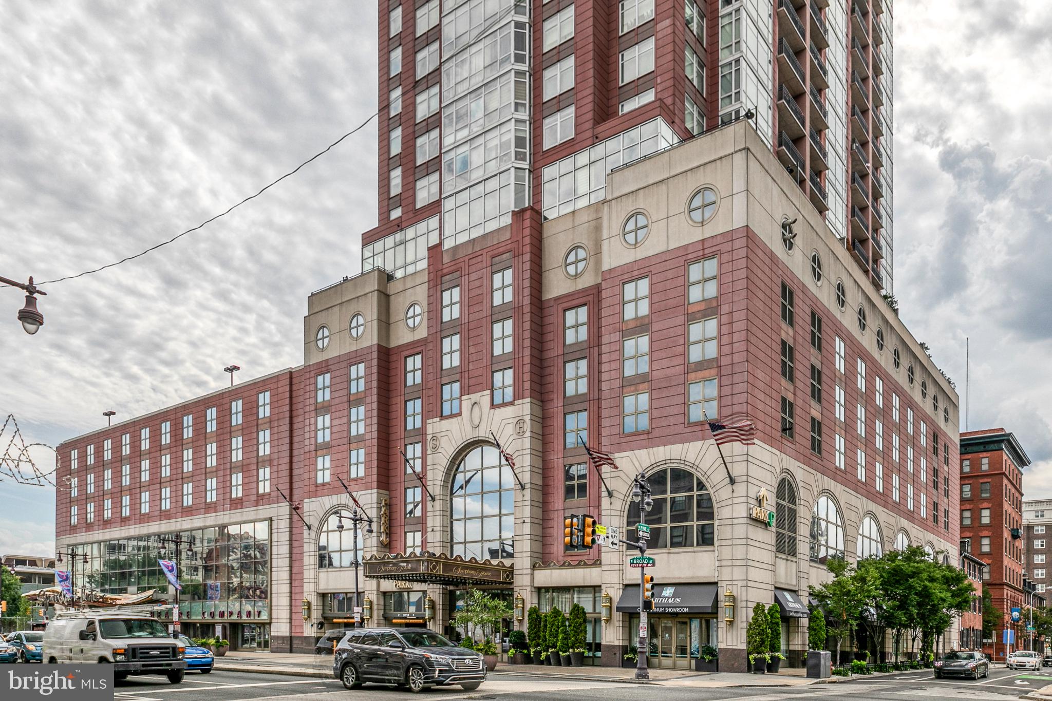 AVENUE OF THE ARTS - Residential