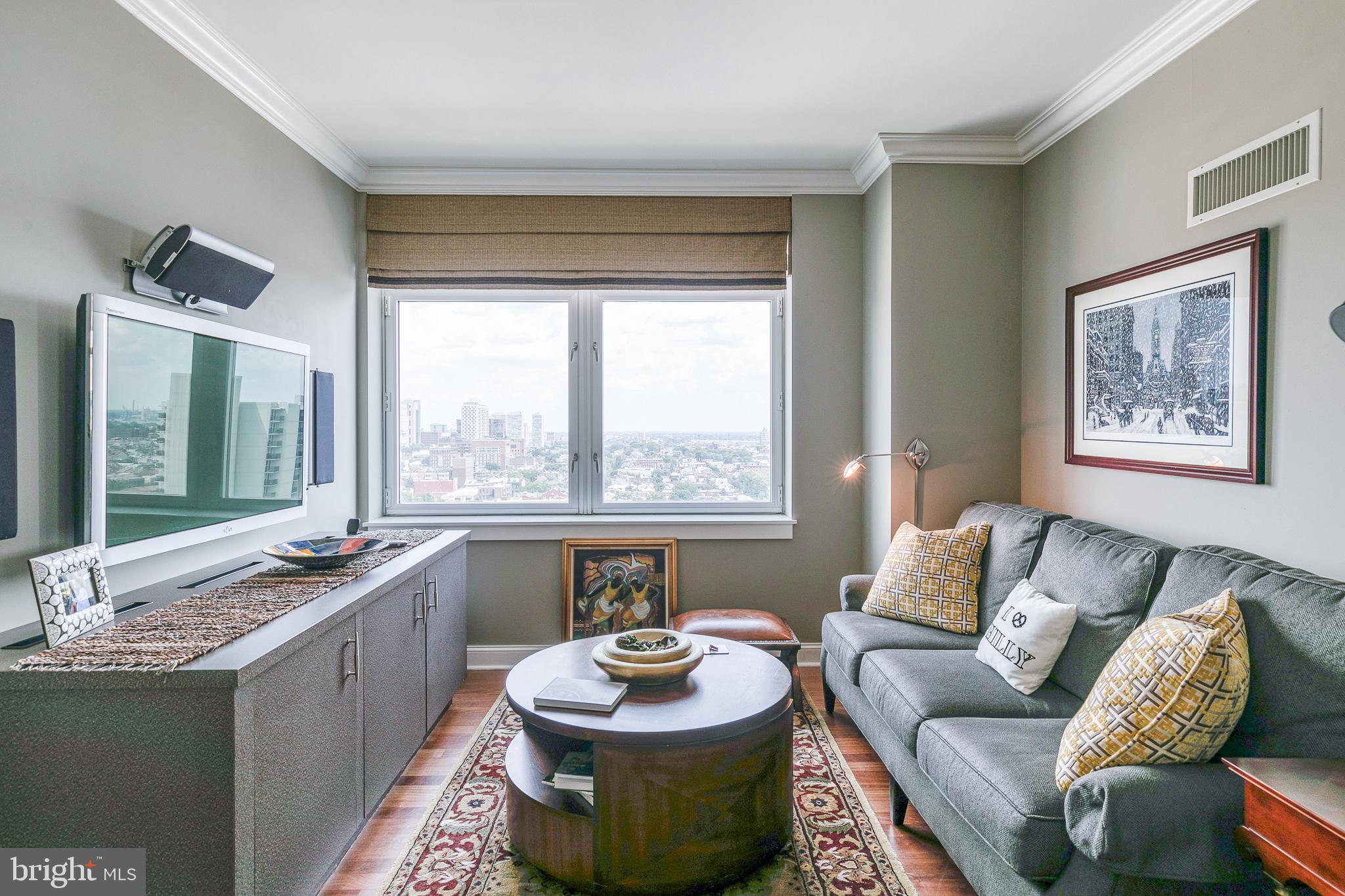 AVENUE OF THE ARTS - Residential